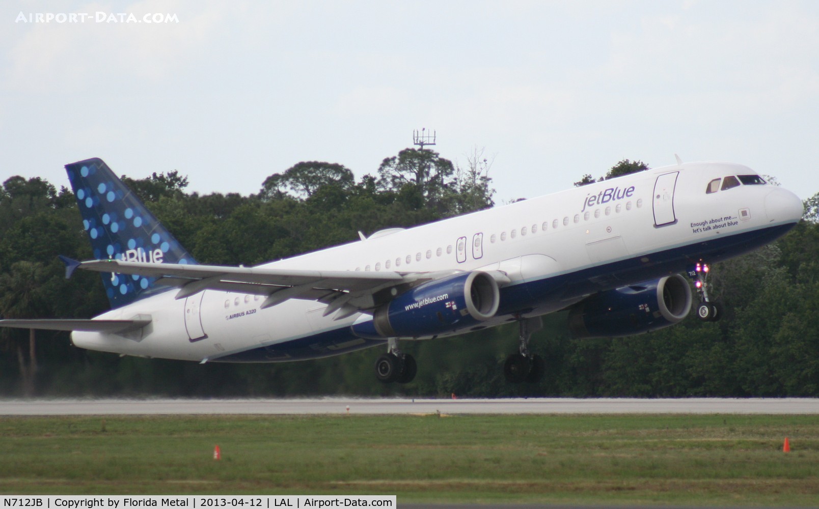 N712JB, 2008 Airbus A320-232 C/N 3517, Jet Blue A320 departing Lakeland with Make a Wish Foundation kids
