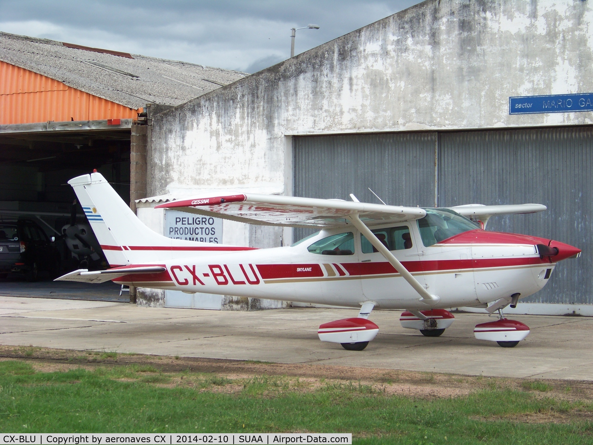 CX-BLU, Cessna 182Q Skylane C/N 18267264, Visto en Aeropuerto Angel S. Adami
