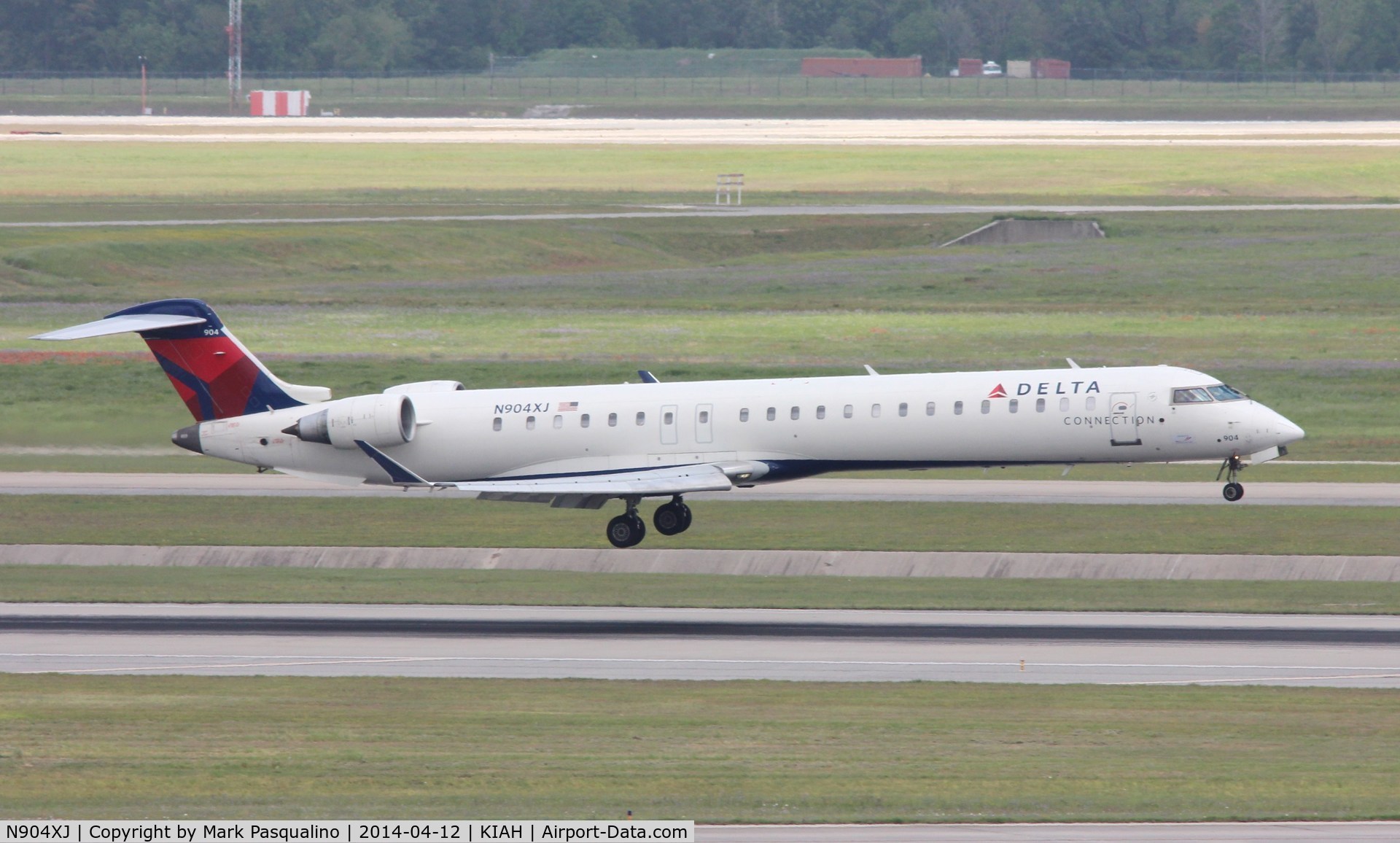 N904XJ, 2007 Bombardier CRJ-900ER (CL-600-2D24) C/N 15135, CL600-2D24