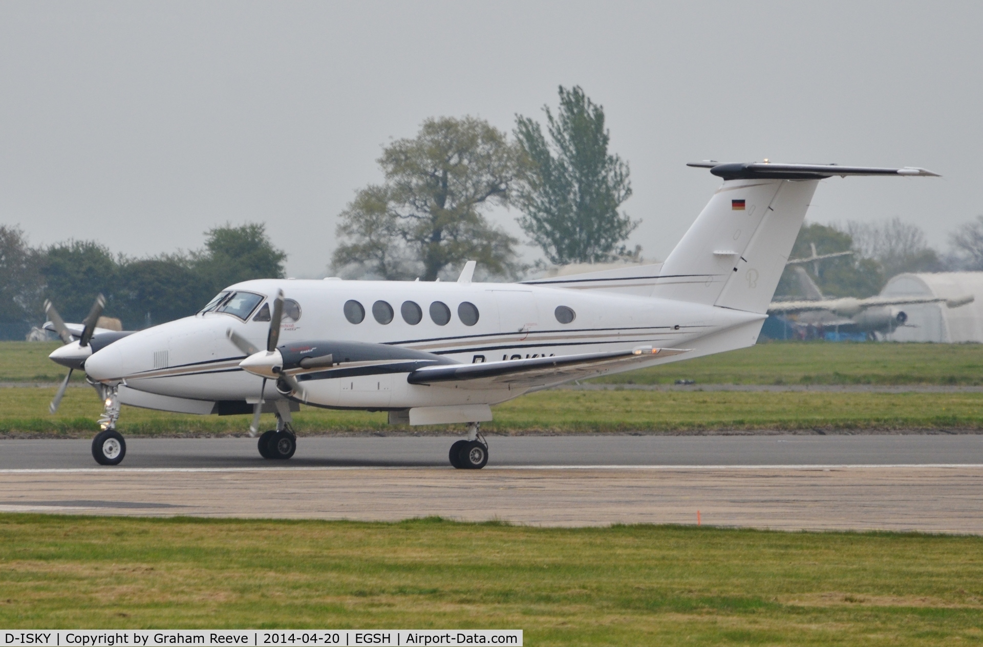 D-ISKY, 2009 Hawker Beechcraft B200 King Air C/N BB-2014, About to depart.