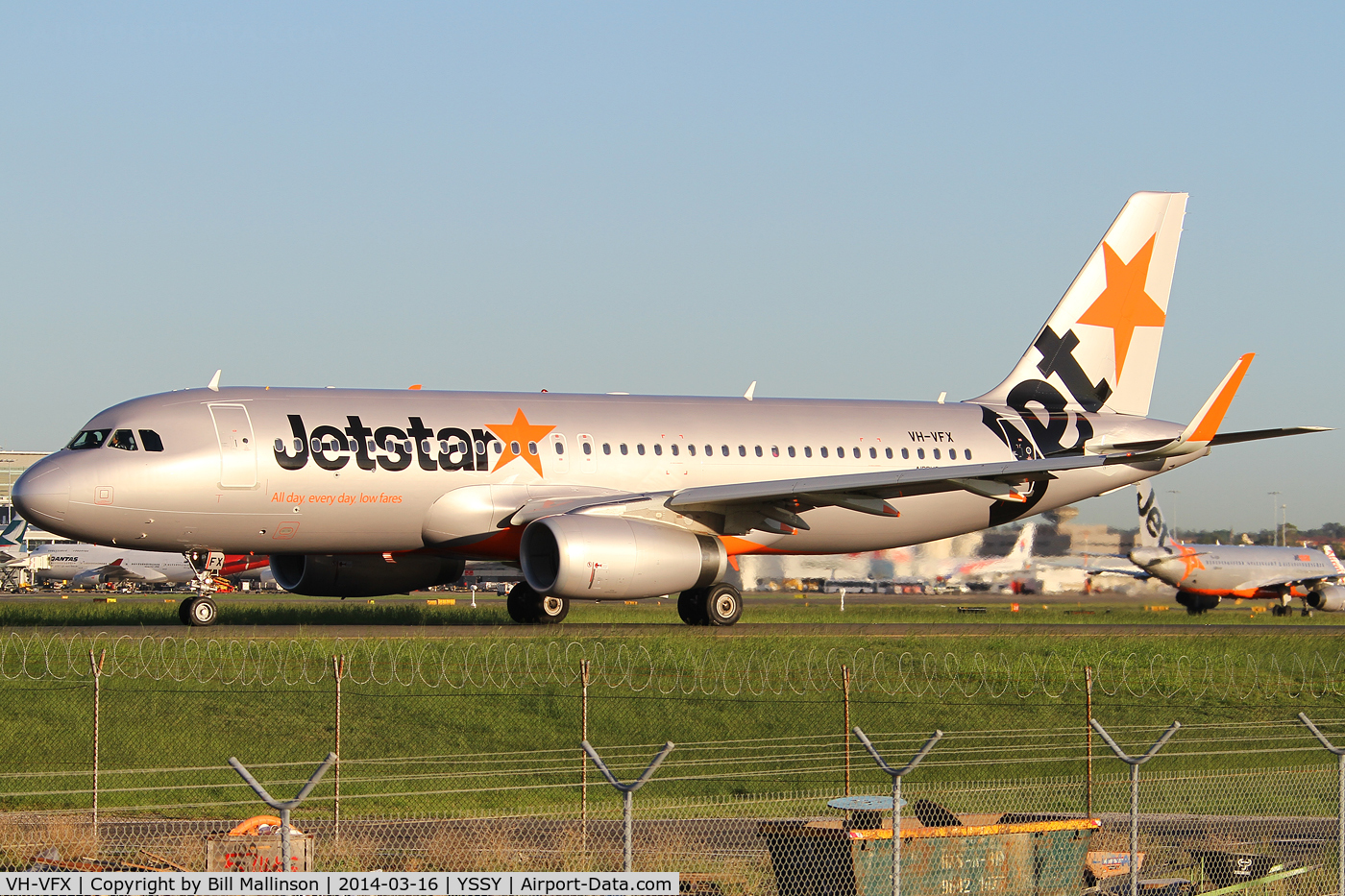 VH-VFX, 2013 Airbus A320-232 C/N 5871, taxiing to 34R