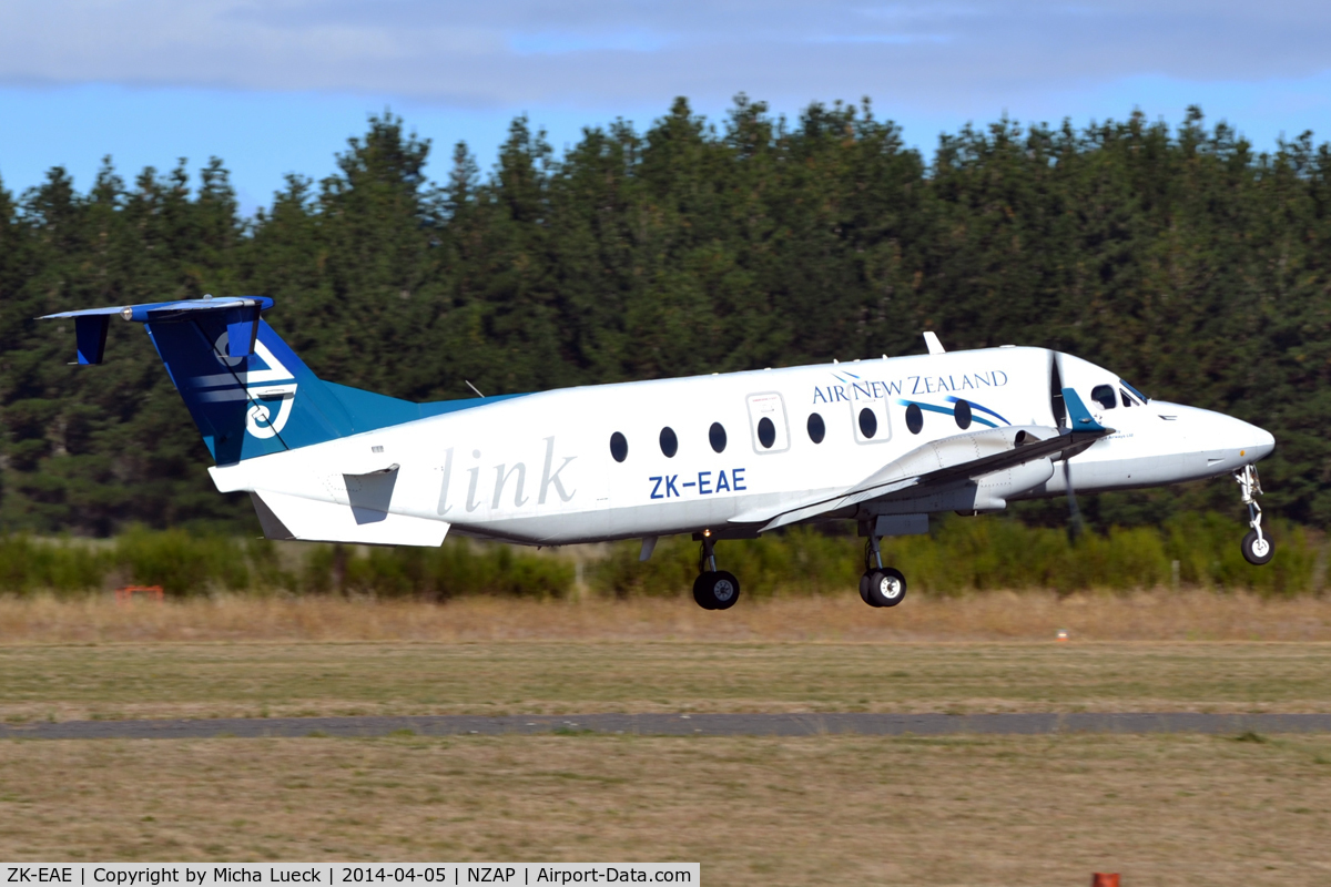 ZK-EAE, 2001 Beech 1900D C/N UE-428, At Taupo