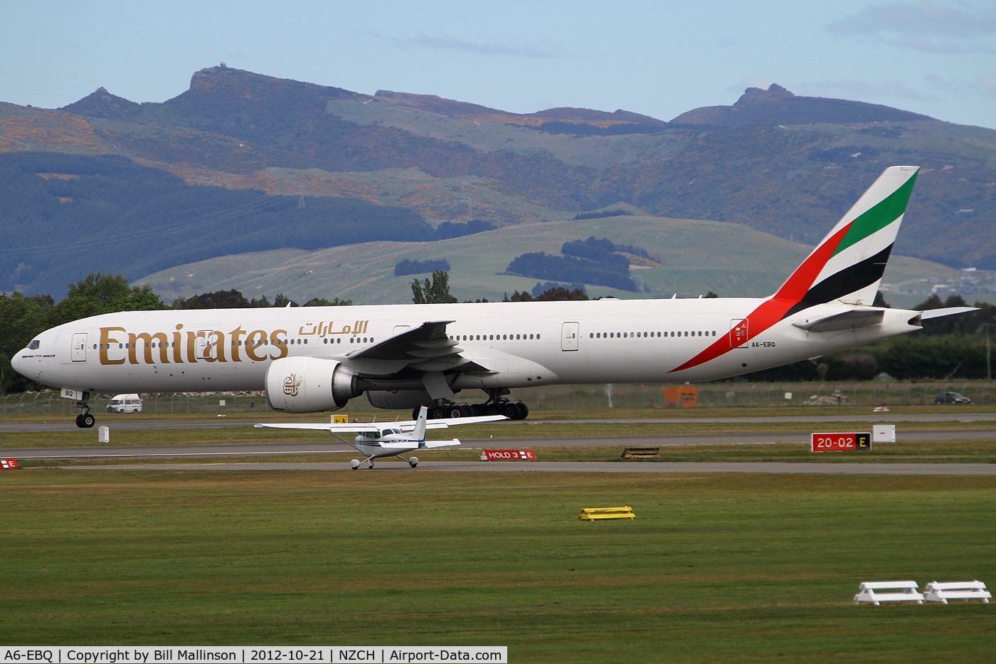 A6-EBQ, 2006 Boeing 777-36N/ER C/N 33863, taxiing from 20
