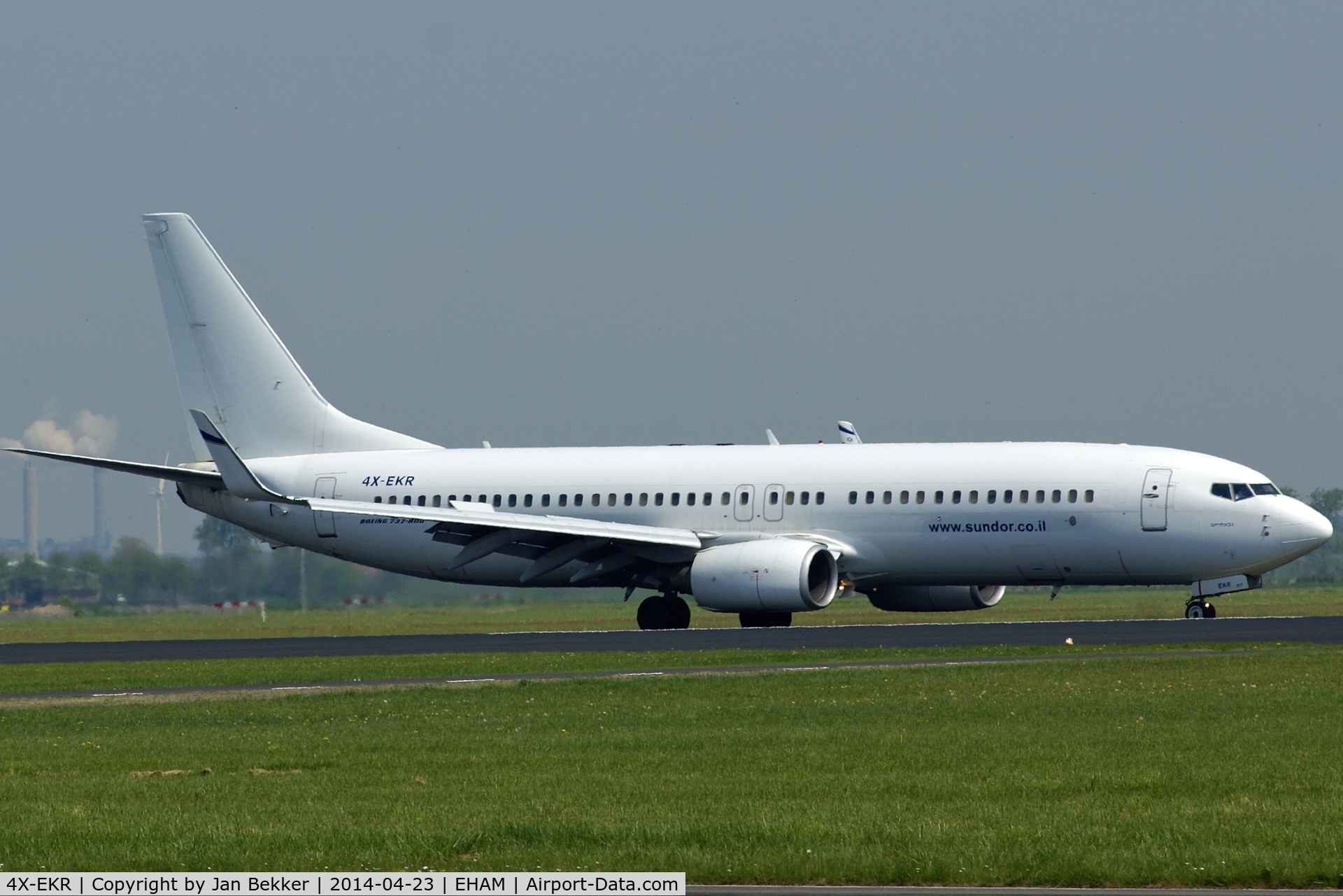 4X-EKR, 2000 Boeing 737-804 C/N 30466, Schiphol Polderbaan