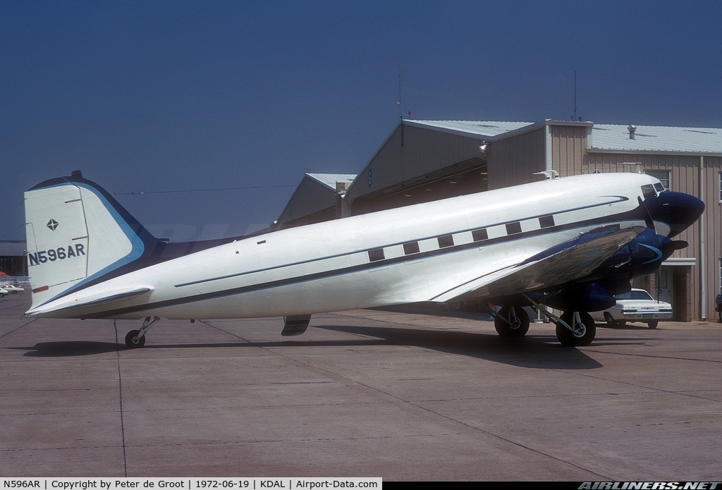 N596AR, 1942 Douglas DC-3 C/N 4877, ARCO  - Dallas Love Field 1972