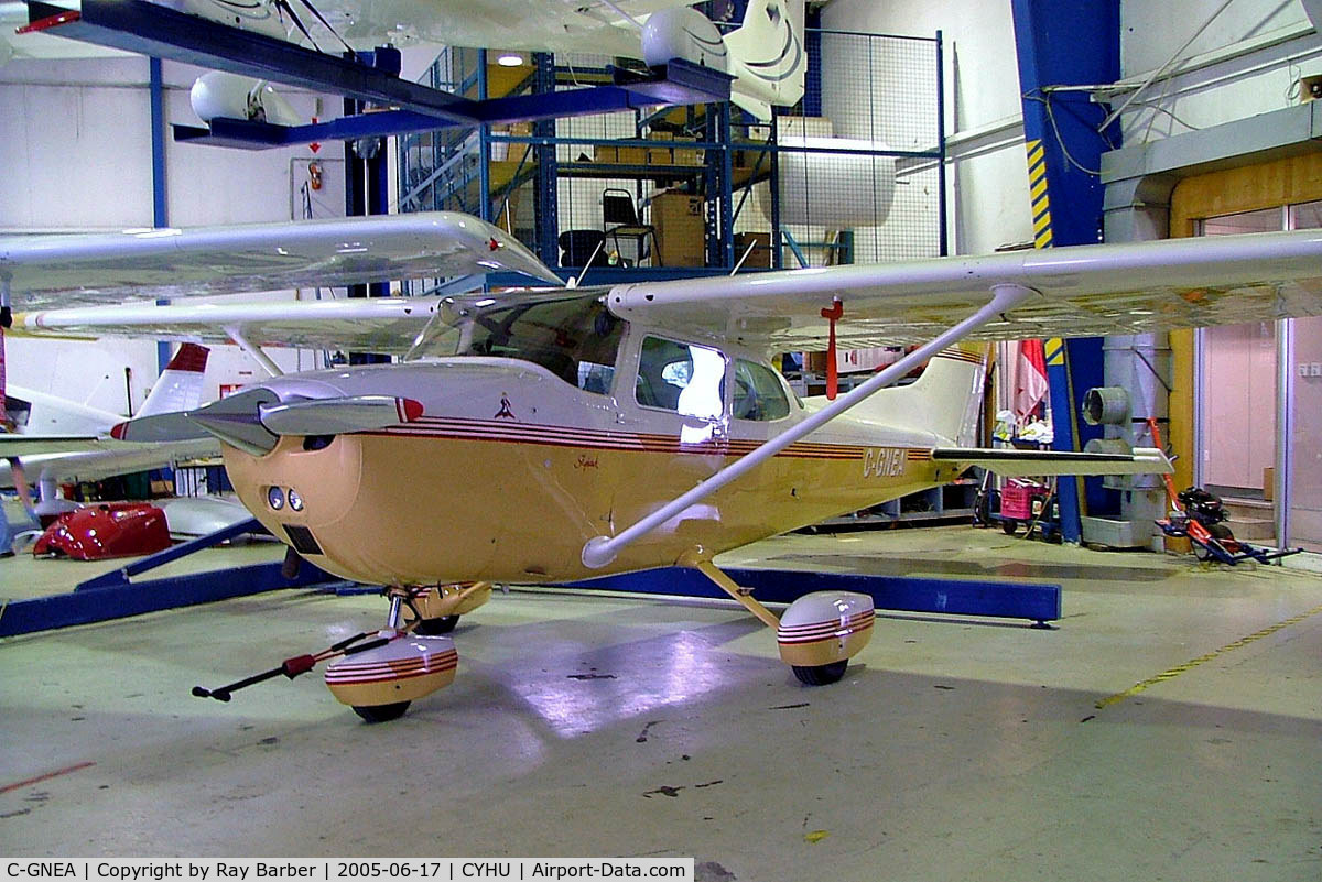 C-GNEA, 1974 Cessna 172M C/N 17264265, Cessna 172M Skyhawk [172-64265] St. Hubert~C 17/06/2005
