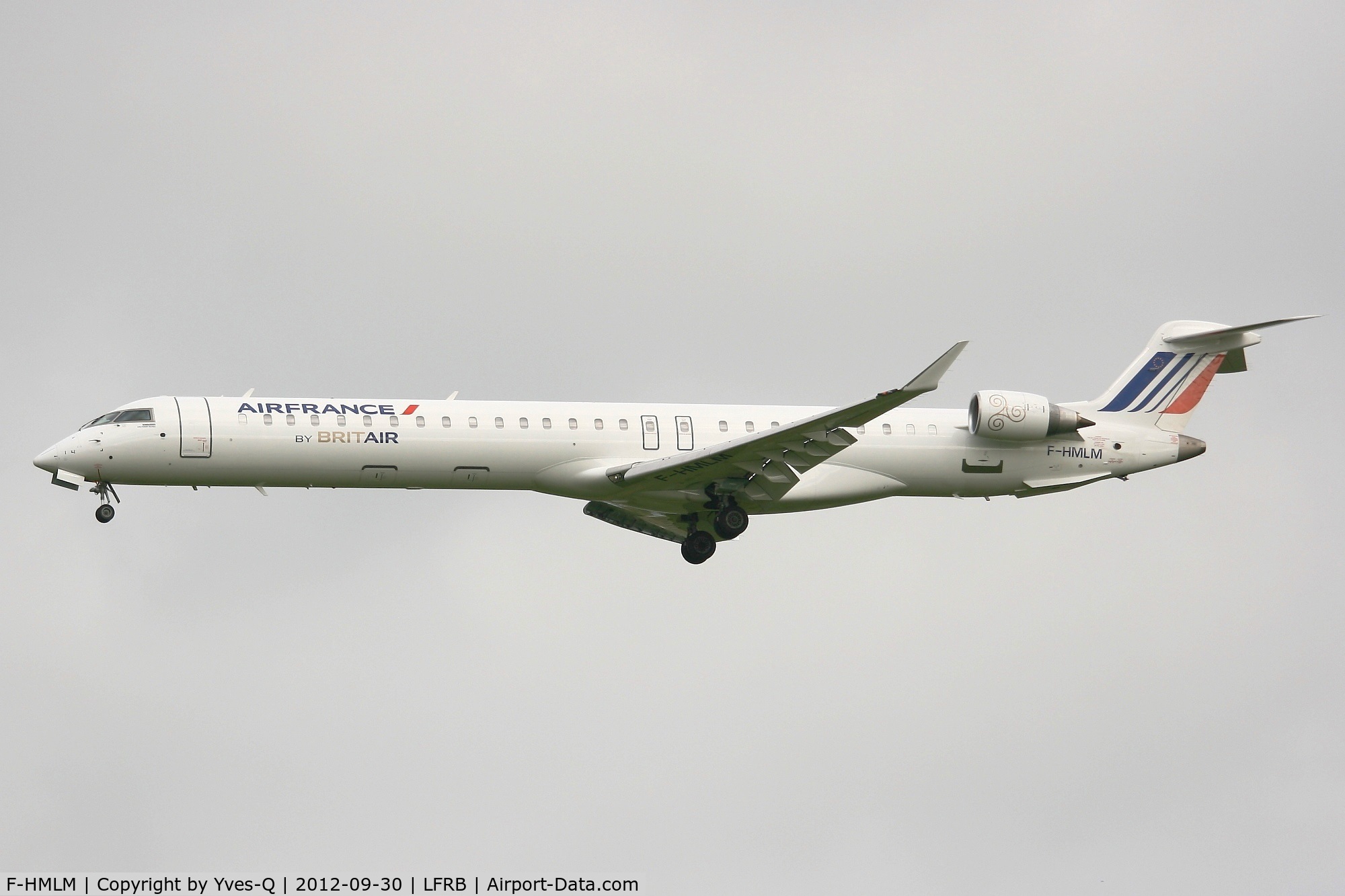 F-HMLM, 2012 Bombardier CRJ-1000EL NG (CL-600-2E25) C/N 19023, Canadair  Regional Jet CRJ-1000, Short approach rwy 25L, Brest-Guipavas Airport (LFRB-BES)
