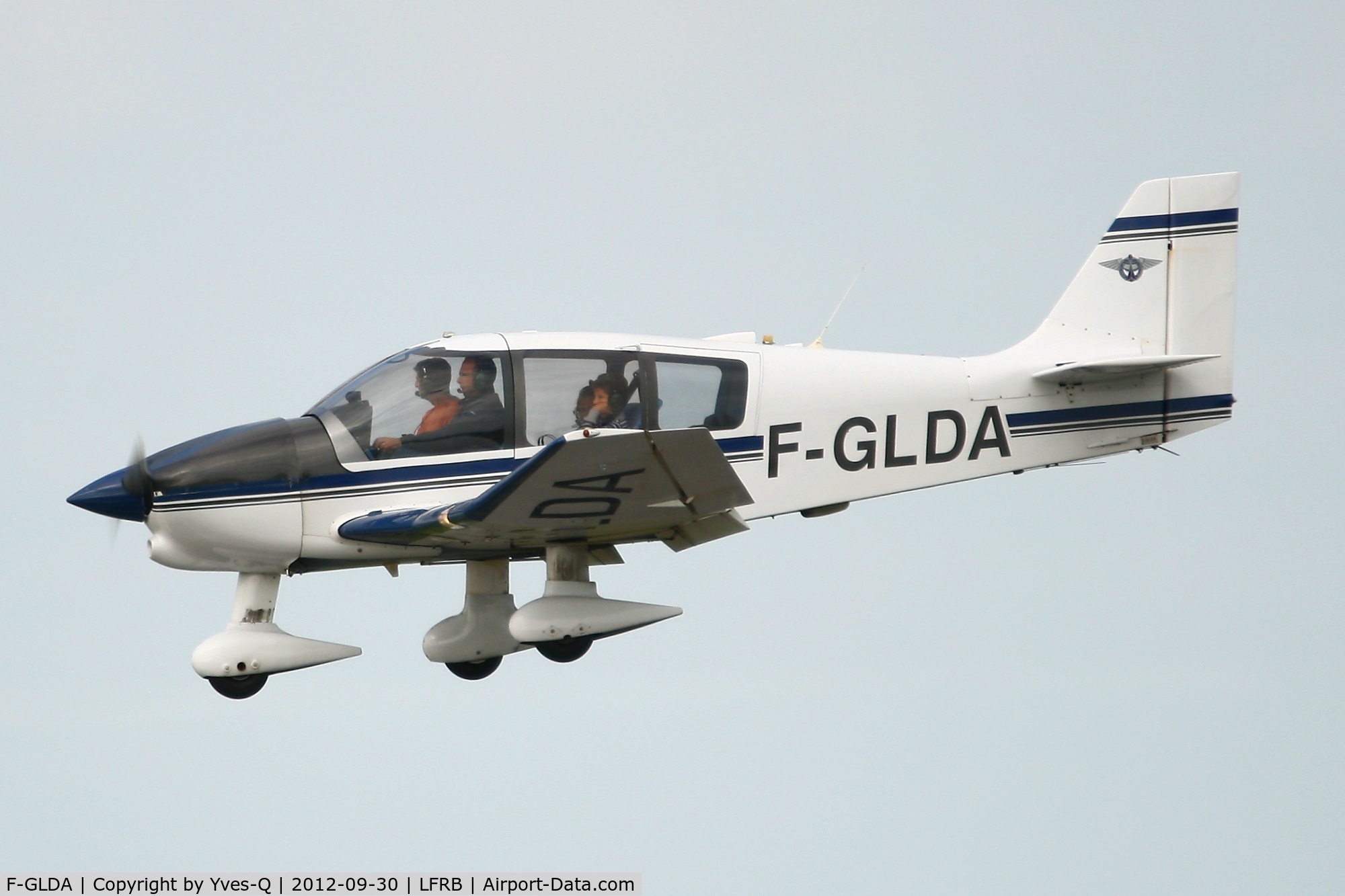 F-GLDA, Robin DR-400-160 Chevalier C/N 2074, Robin DR-400-160 Chevalier, Short approach Rwy 25L, Brest-Guipavas Airport (LFRB-BES)