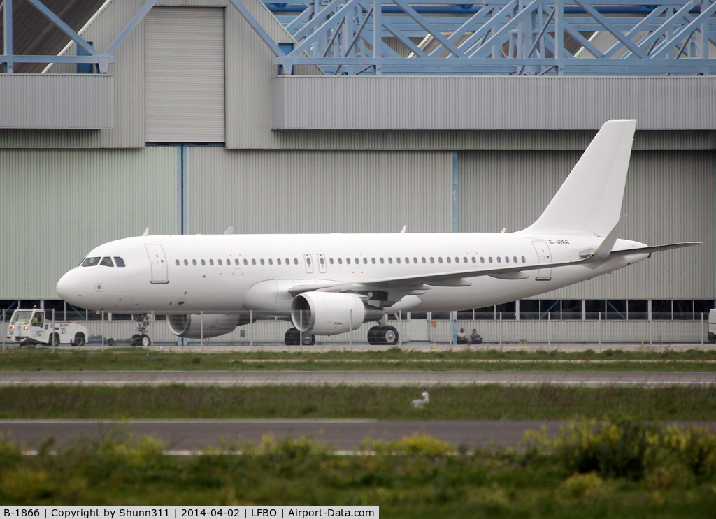 B-1866, 2014 Airbus A320-214 C/N 6026, Delivery day in all white c/s