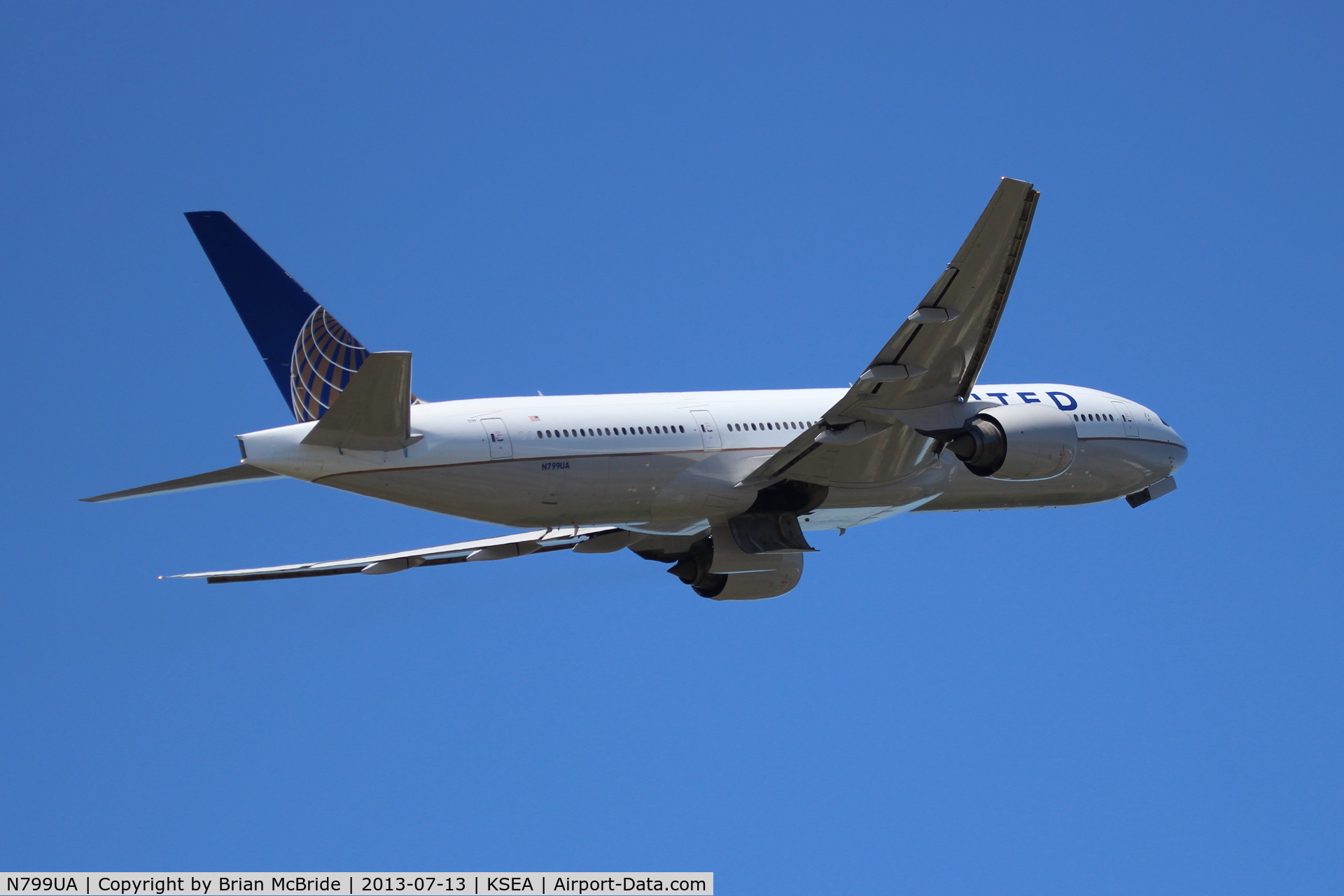 N799UA, 1998 Boeing 777-222 C/N 26926, United Airlines. 777-222ER. N799UA cn 26926 139. Seattle Tacoma - International (SEA KSEA). Image © Brian McBride. 13 July 2013