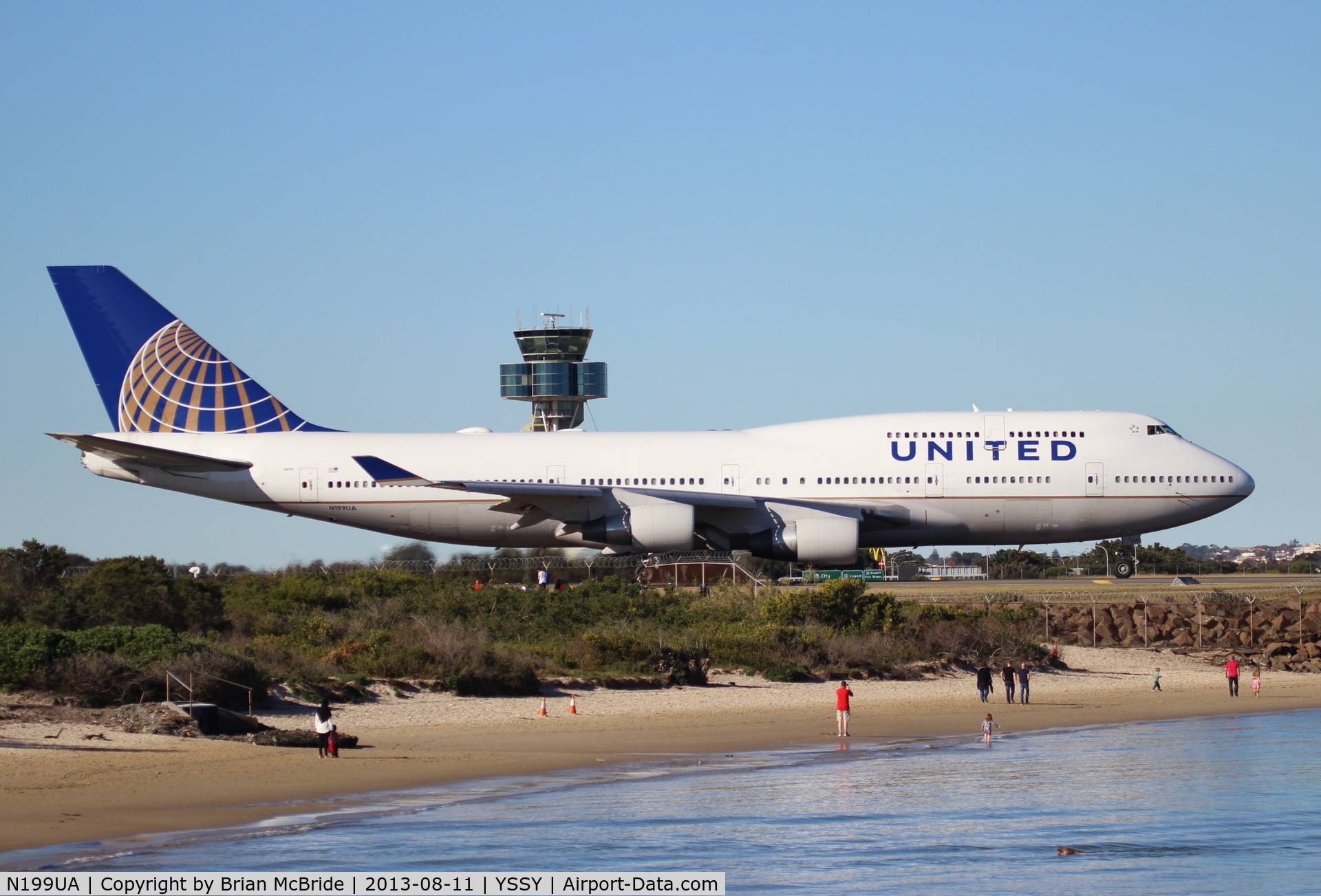 N199UA, 1997 Boeing 747-422 C/N 28717, United Airlines. 747-422. N199UA cn 28717 1126. Sydney - Kingsford Smith International (Mascot) (SYD YSSY). Image © Brian McBride. 11 August 2013