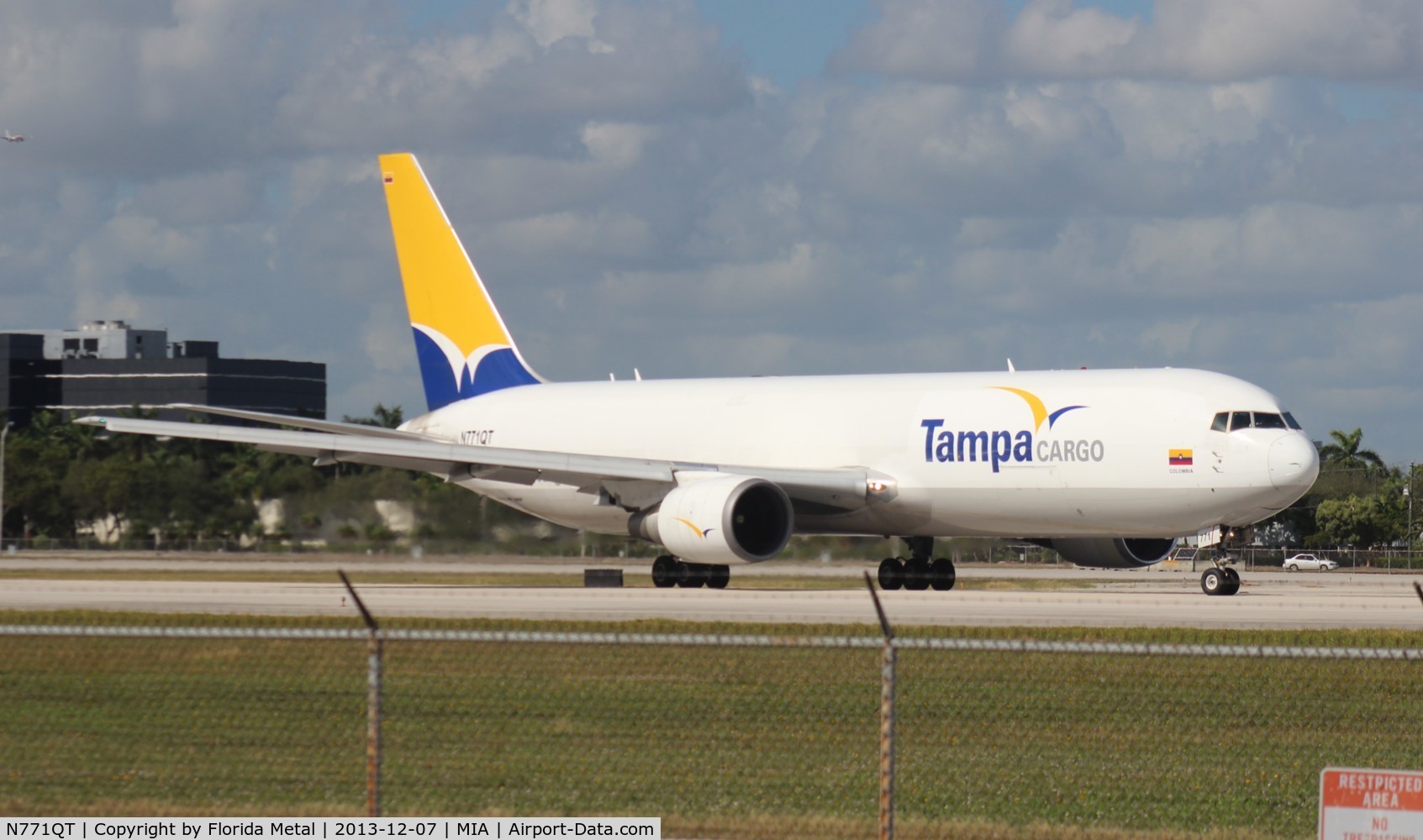 N771QT, Boeing 767-381F C/N 33404, Tampa Cargo 767-300