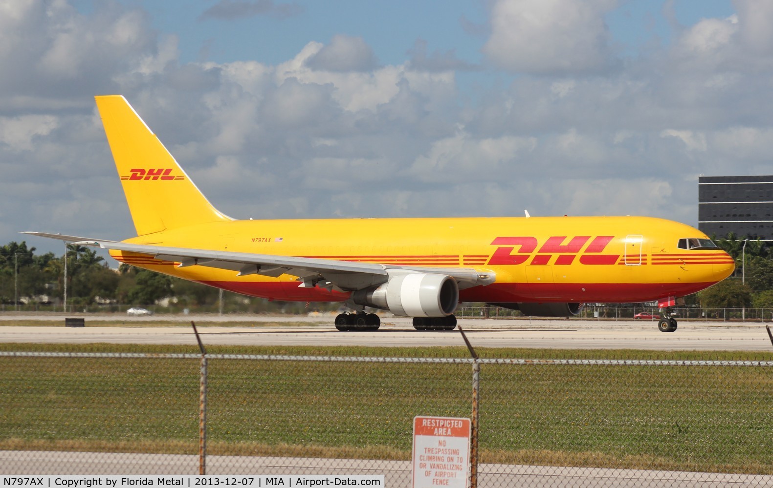 N797AX, 1985 Boeing 767-281 C/N 23147, DHL 767-200