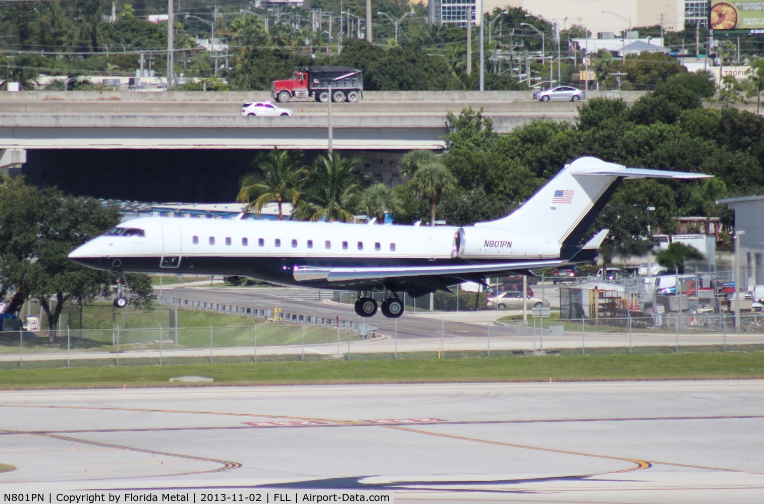 N801PN, 2000 Bombardier BD-700-1A10 Global Express C/N 9062, Global Express