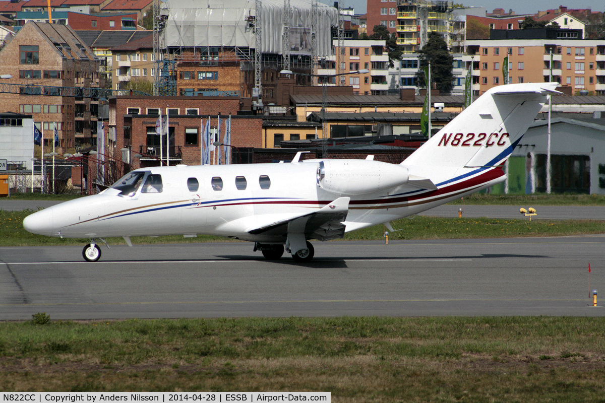 N822CC, 2014 Cessna 525 Citation M2 C/N 525-0822, Lining up runway 30.