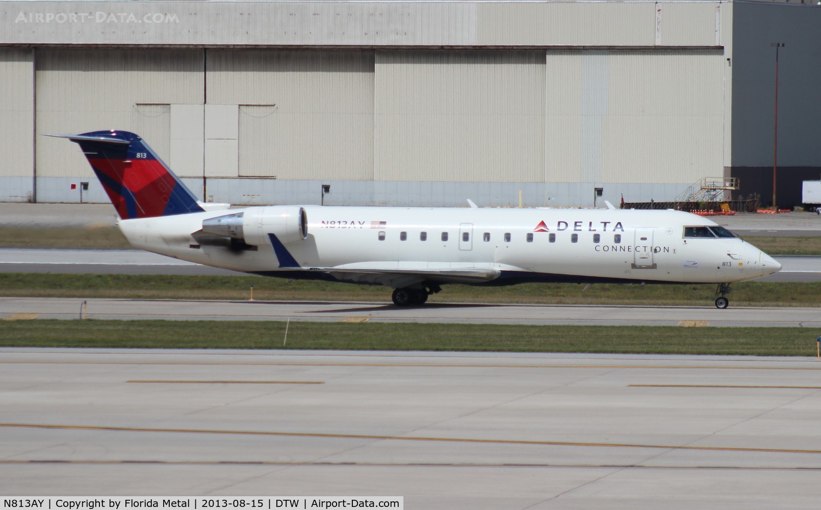 N813AY, 2005 Bombardier CRJ-200LR (CL-600-2B19) C/N 8013, Delta Connection CRJ-200