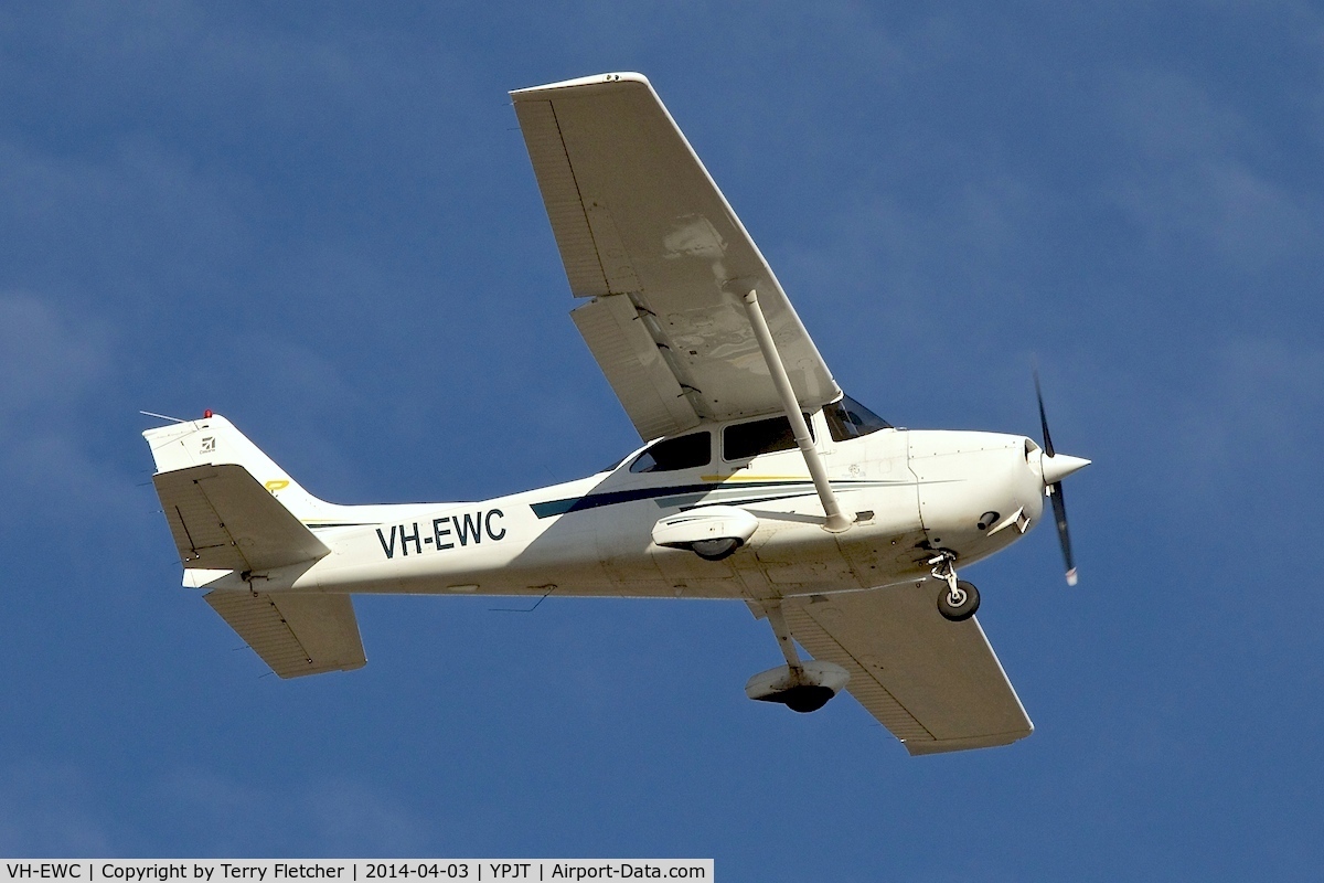 VH-EWC, 2002 Cessna 172S C/N 172S9125, 2002 Cessna 172S, c/n: 172S9125 at Jandakot