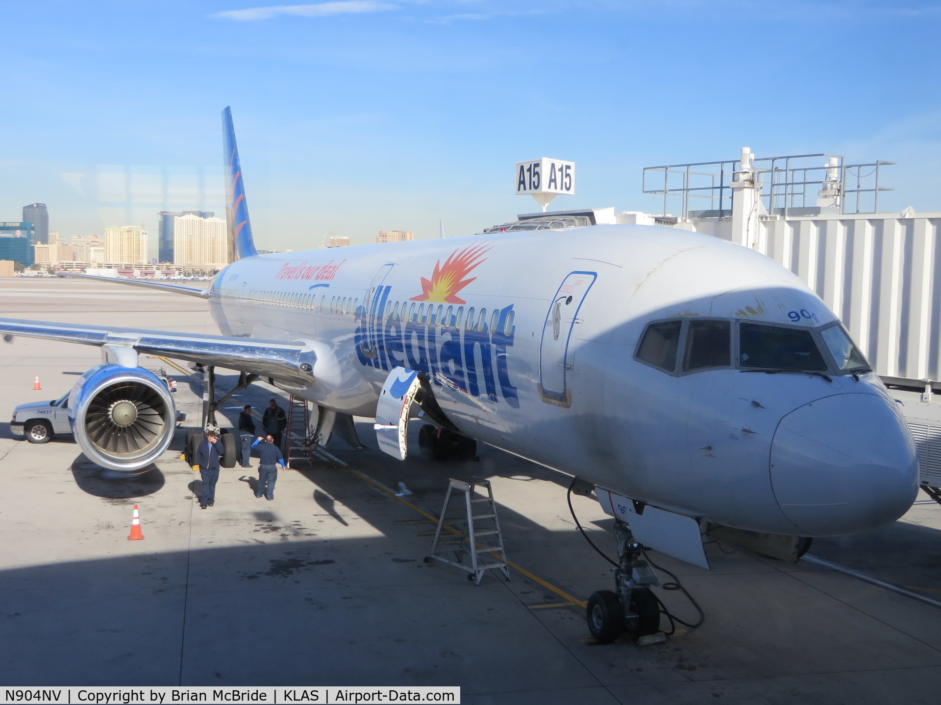 N904NV, 1993 Boeing 757-204 C/N 26967, Allegiant Air. 757-204. N904NV cn 26967 522. Las Vegas - McCarran International (LAS KLAS). Image © Brian McBride. 07 January 2014