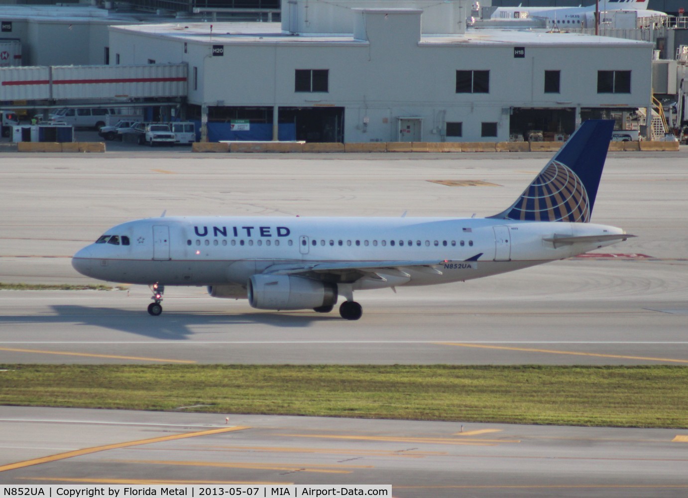 N852UA, 2002 Airbus A319-131 C/N 1671, United A319