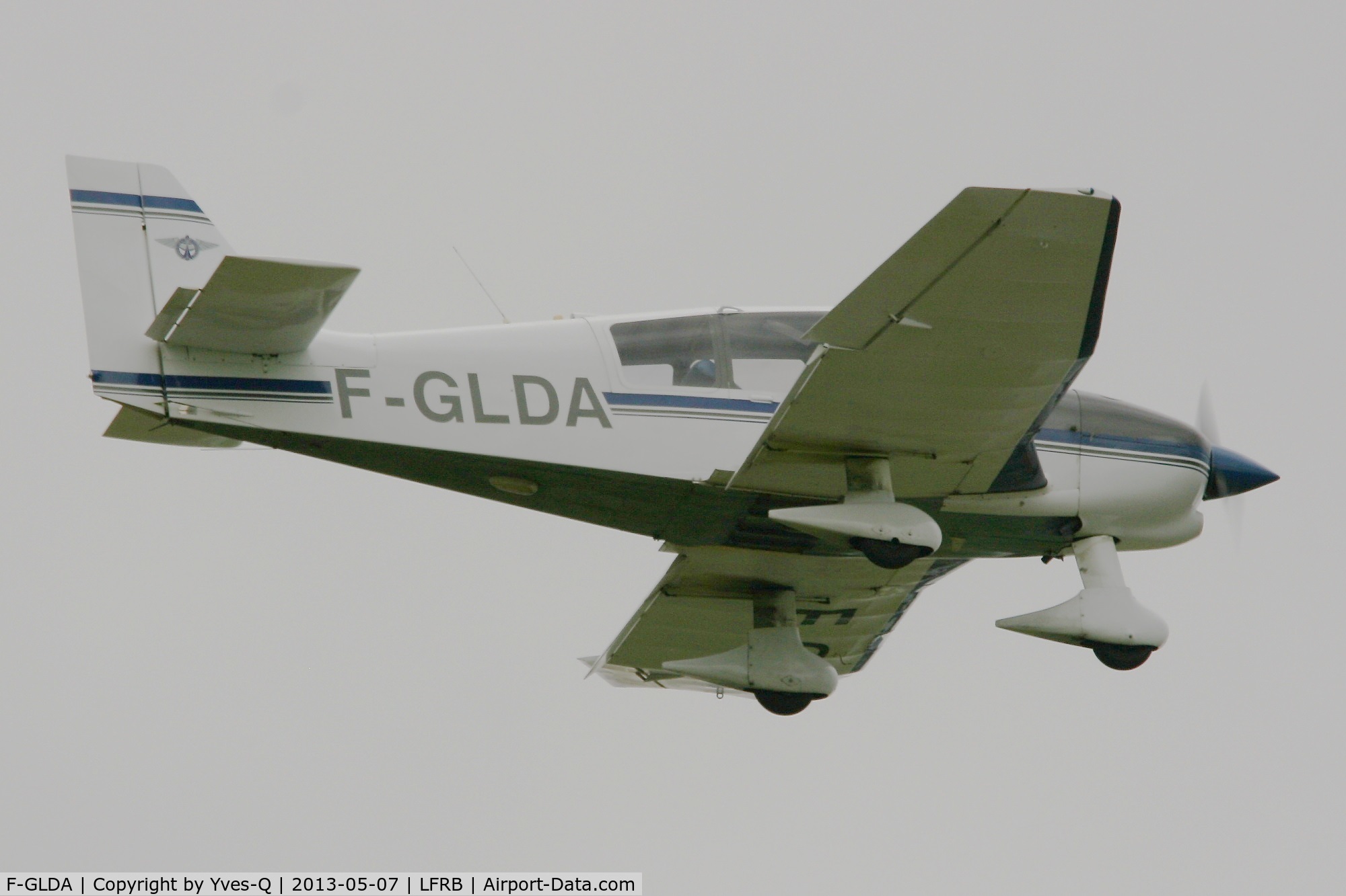 F-GLDA, Robin DR-400-160 Chevalier C/N 2074, Robin DR-400-160 Chevalier, Short approach Rwy 07R, Brest-Guipavas Airport (LFRB-BES)