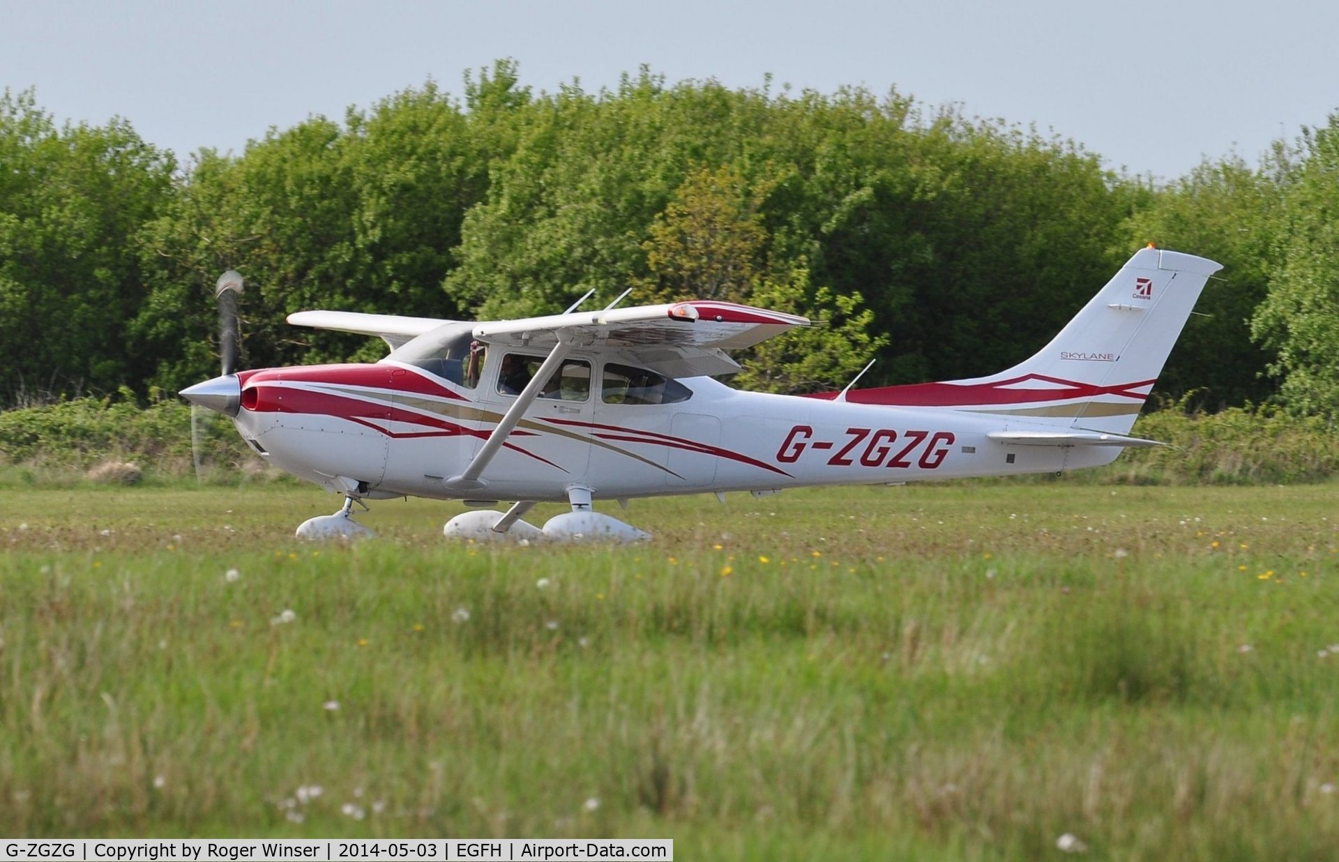 G-ZGZG, 2007 Cessna 182T Skylane C/N 18282036, Visiting Cessna Skylane departing Runway 22.