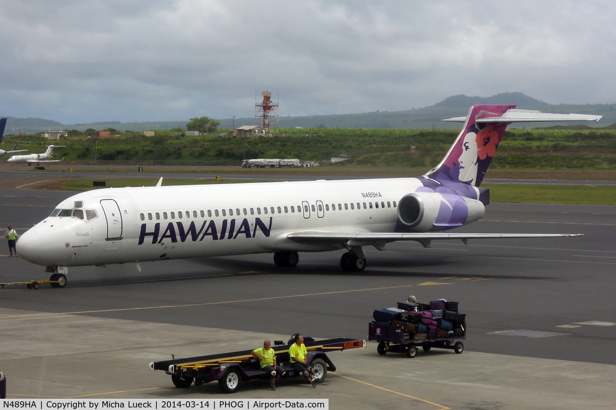 N489HA, 1998 Boeing 717-200 C/N 55002, At Kahului