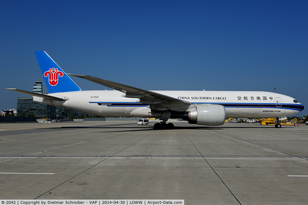 B-2042, 2013 Boeing 777-F1B C/N 41633, China Southern Boeing 777-200