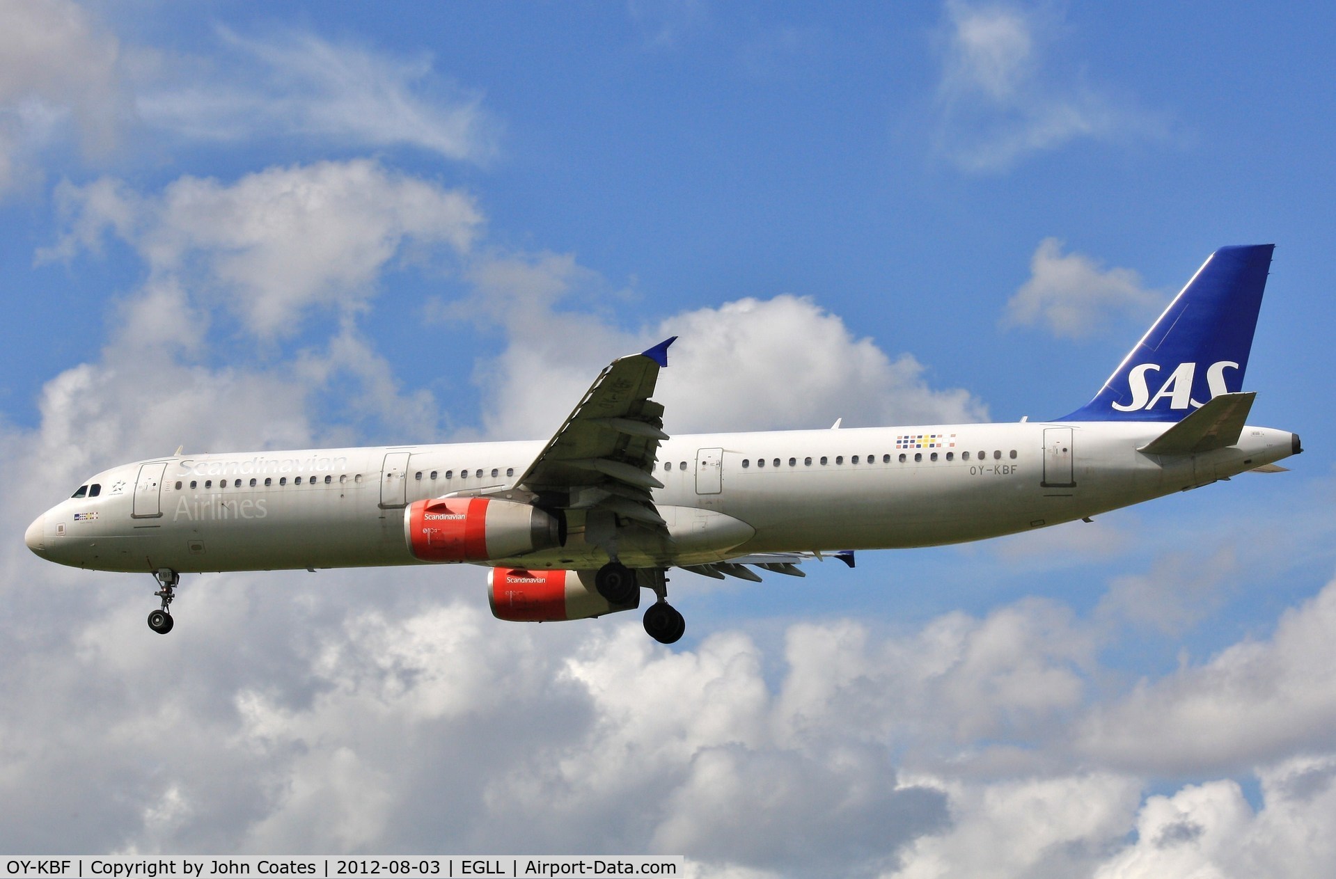 OY-KBF, 2002 Airbus A321-232 C/N 1807, Finals 27L
