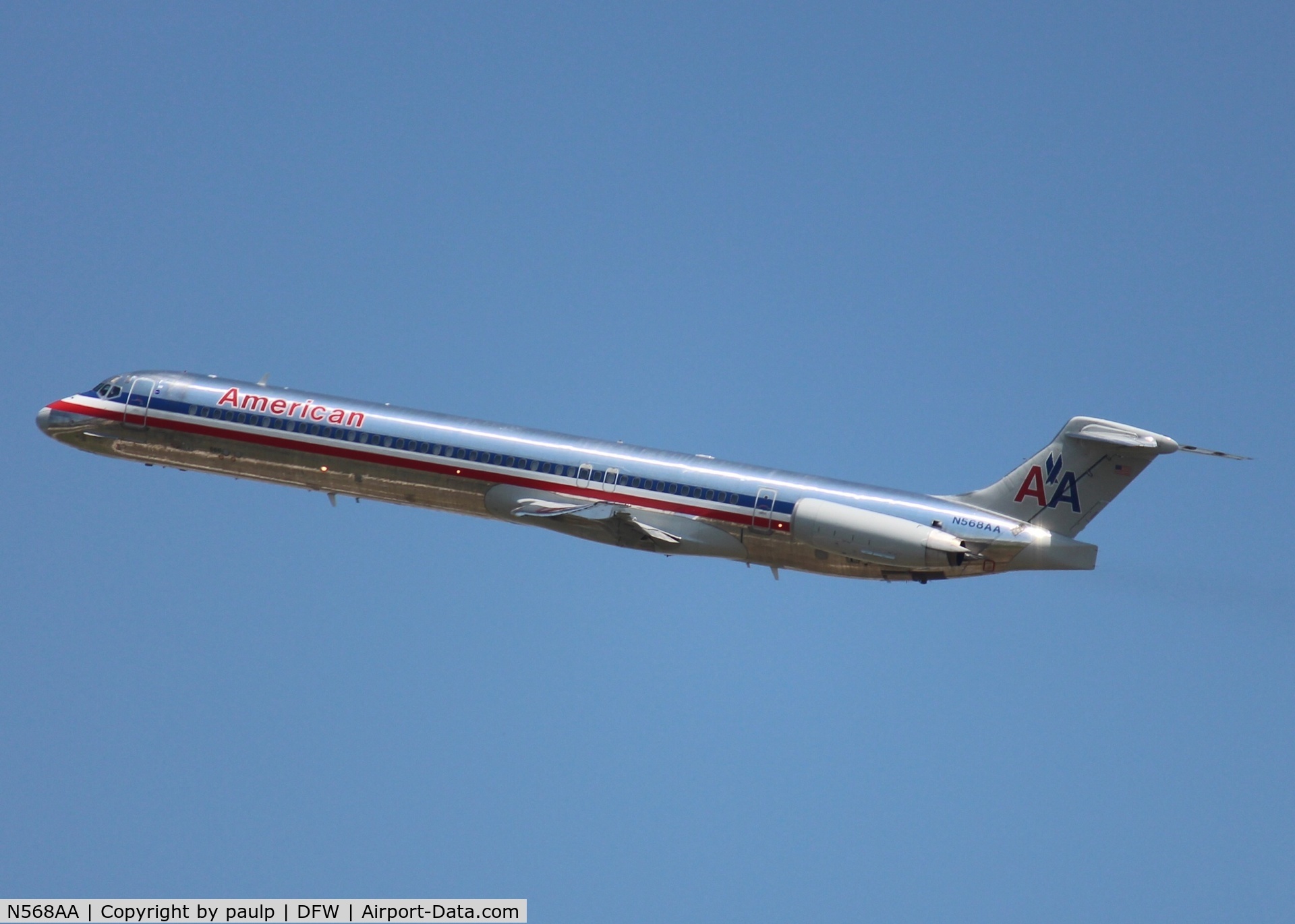 N568AA, 1987 McDonnell Douglas MD-83 (DC-9-83) C/N 49349, At DFW.