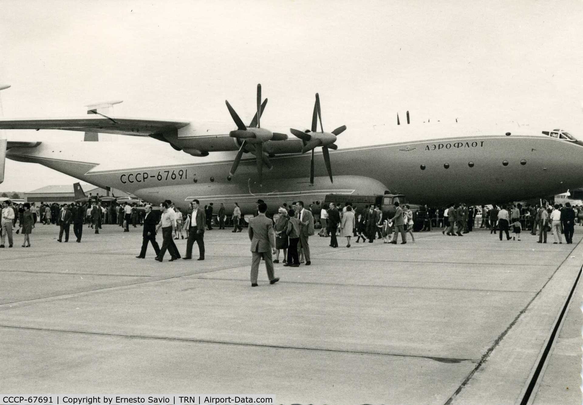 CCCP-67691, 1967 Antonov An-22 C/N 76340106, International Air Fair in the sixties