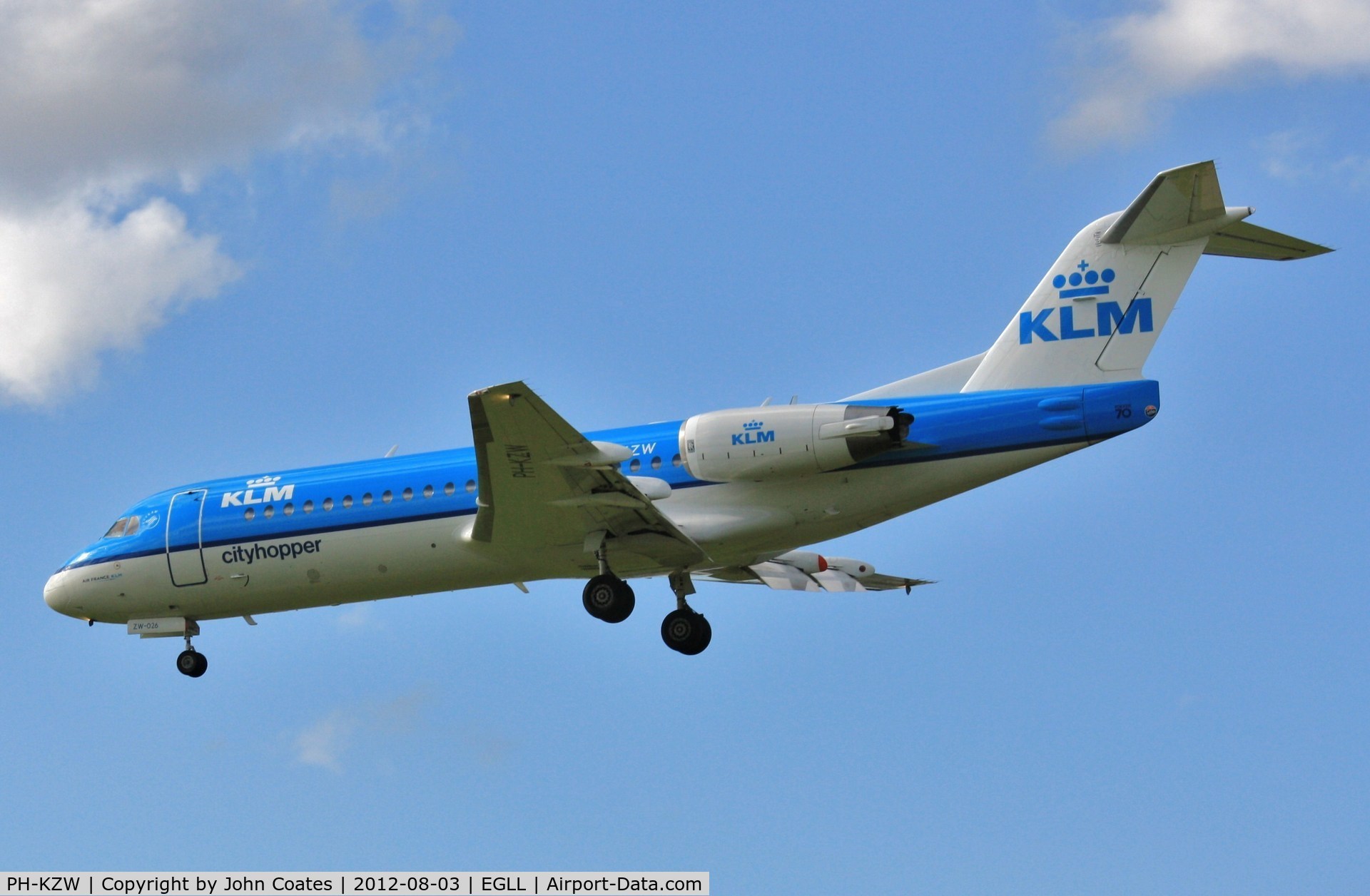 PH-KZW, 1995 Fokker 70 (F-28-0070) C/N 11558, Arrives 27L