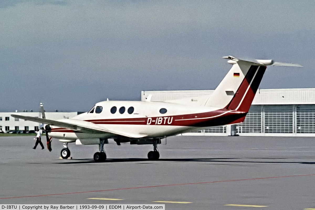 D-IBTU, 1981 Beech F90 King Air C/N LA-106, Beech F90 King Air [LA-106] Munich~D 09/09/1993