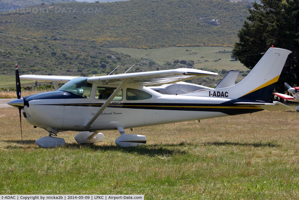 I-ADAC, 1981 Cessna 182R Skylane C/N 182-67826, Parked