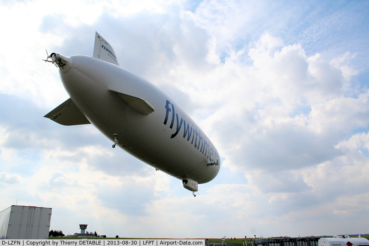 D-LZFN, 1997 Zeppelin LZ N07-100 C/N 001, AIRSHIP PARIS 2014