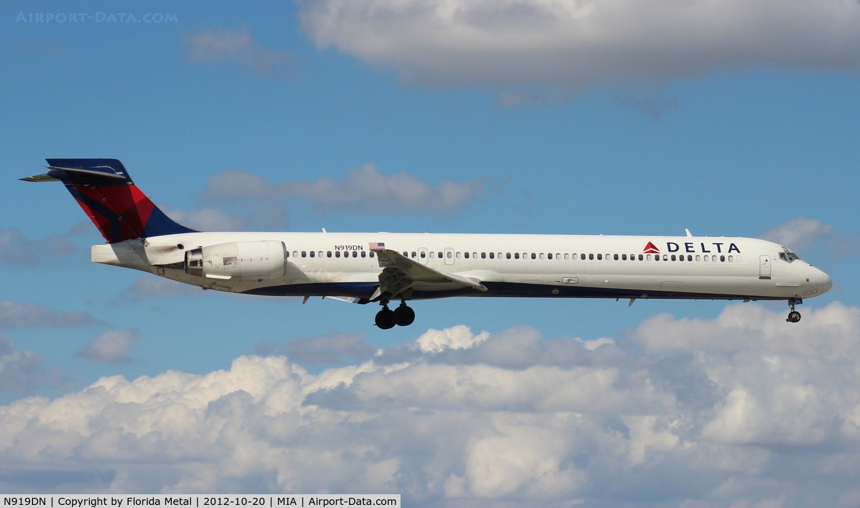 N919DN, McDonnell Douglas MD-90-30 C/N 53553, Delta MD-90