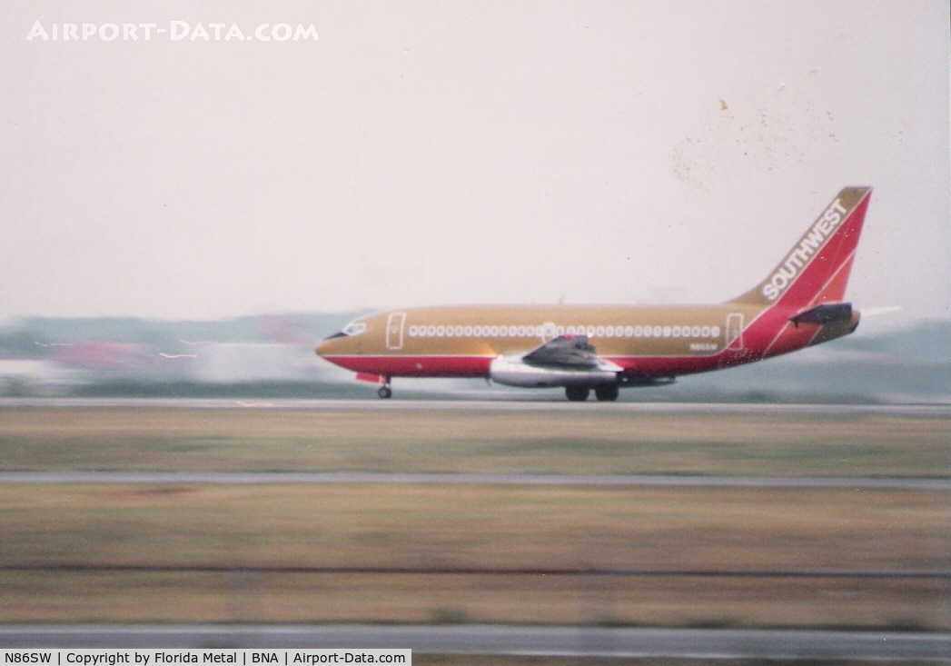N86SW, 1982 Boeing 737-2H4 C/N 22827, Nashville 1987