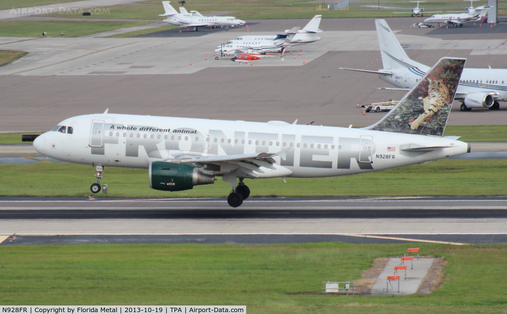N928FR, 2004 Airbus A319-111 C/N 2236, Frontier Hank the Bobcat A319