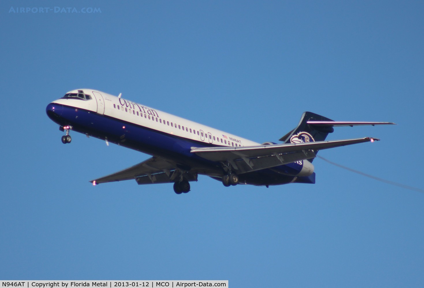 N946AT, 1999 Boeing 717-200 C/N 55009, Air Tran 717 still in Baltimore Ravens colors