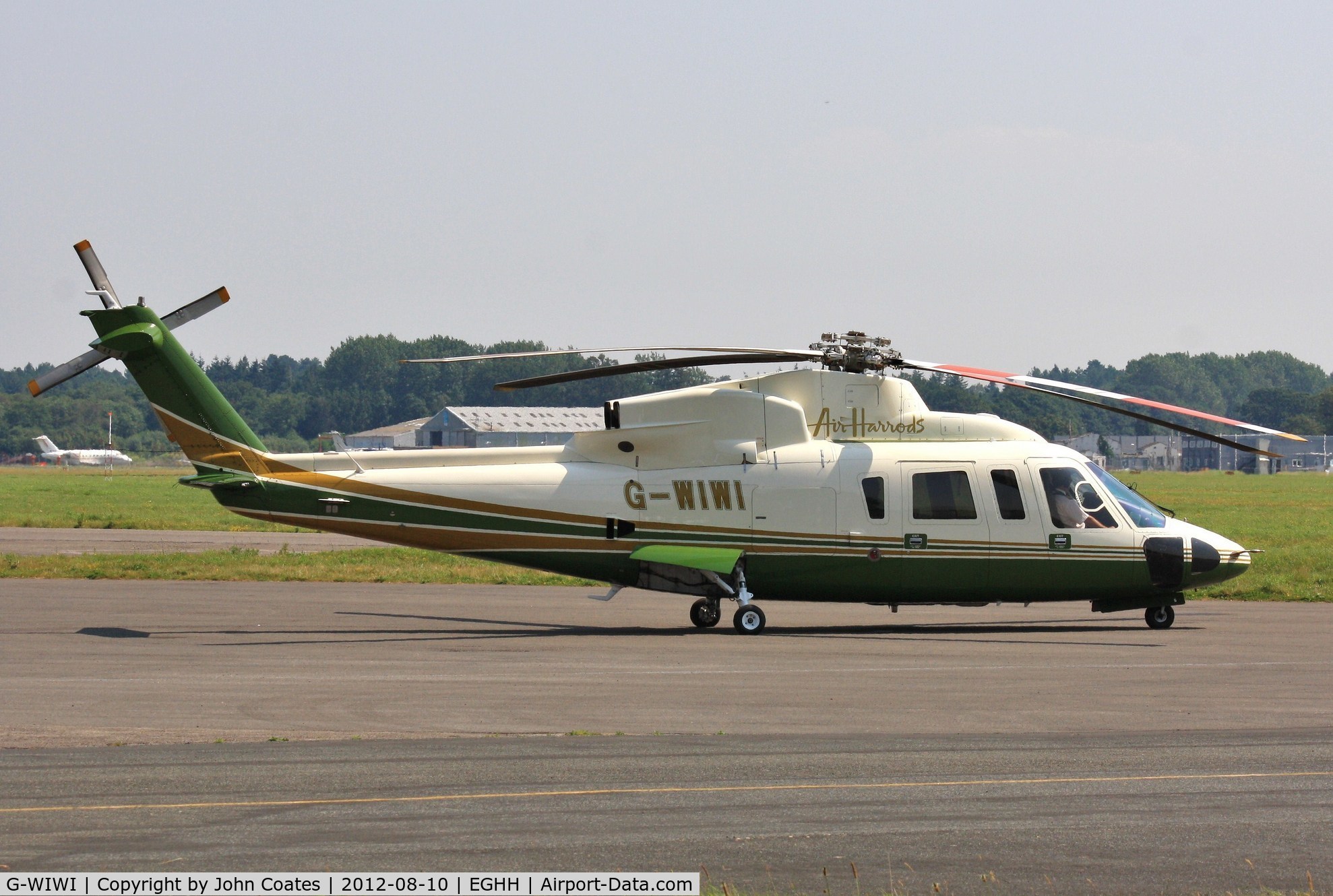 G-WIWI, 2007 Sikorsky S-76C C/N 760684, At Sigs
