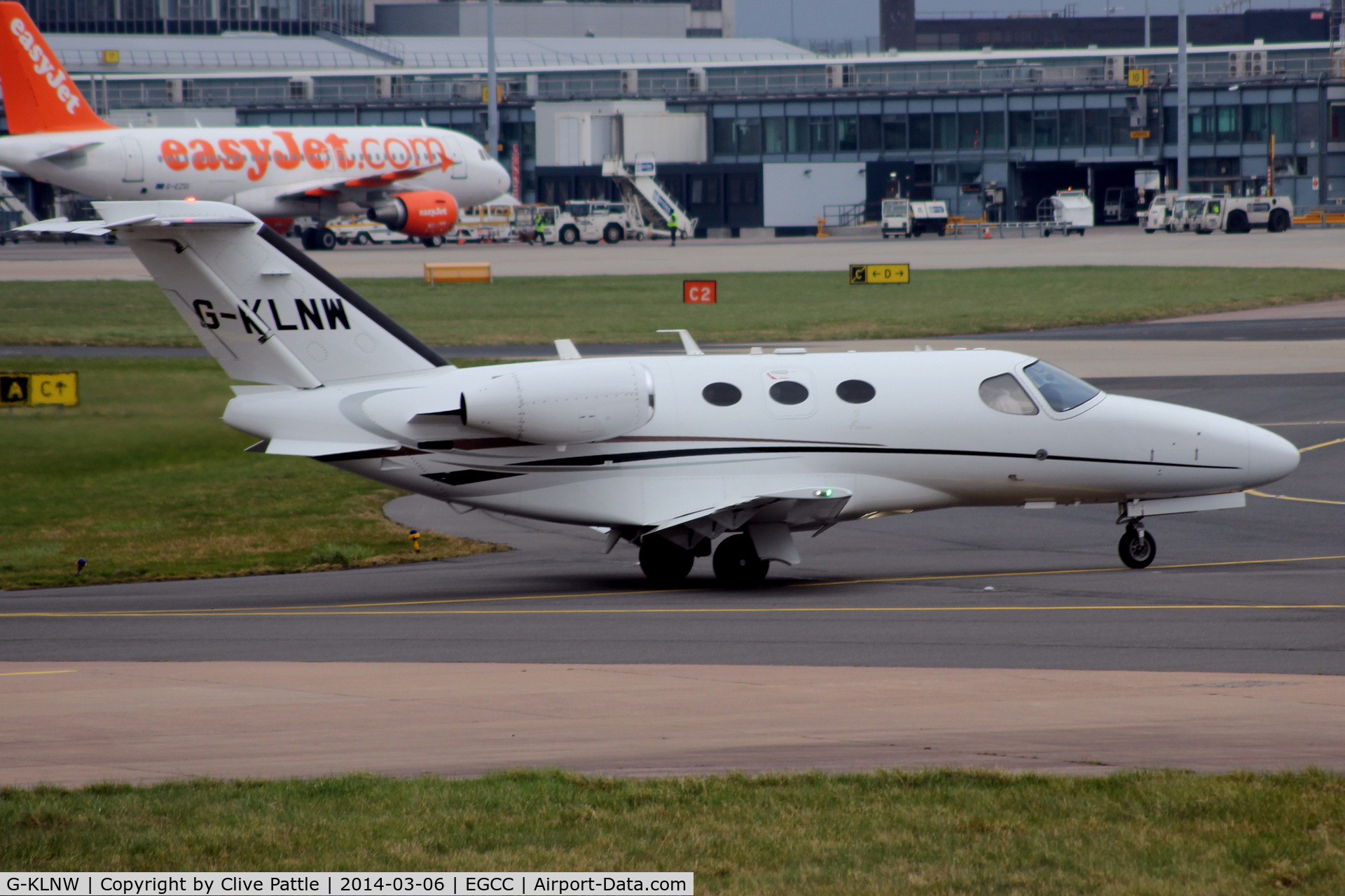 G-KLNW, 2008 Cessna 510 Citation Mustang Citation Mustang C/N 510-0157, Taxi for take-off