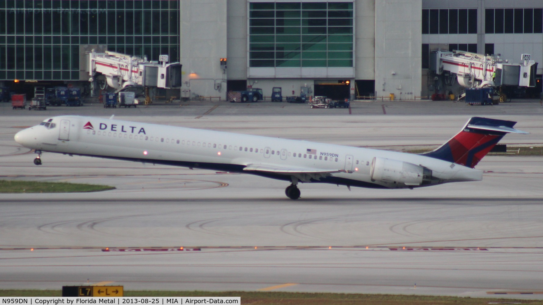 N959DN, McDonnell Douglas MD-90-30 C/N 53529, Delta MD-90