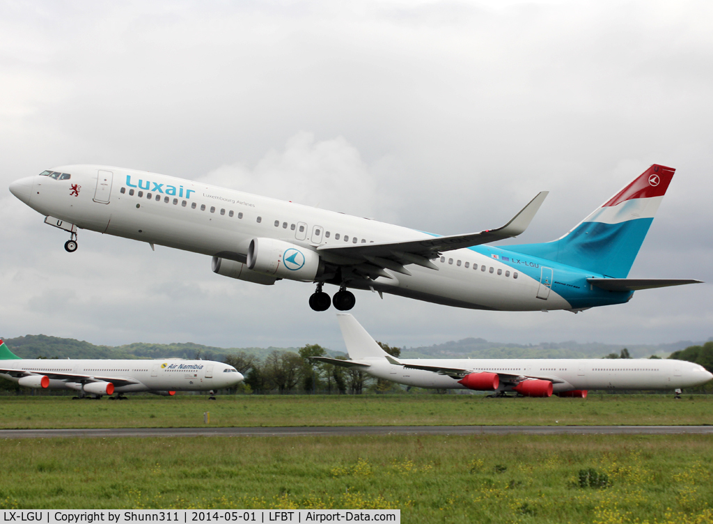 LX-LGU, 2012 Boeing 737-8C9 C/N 41047, Taking off from rwy 02