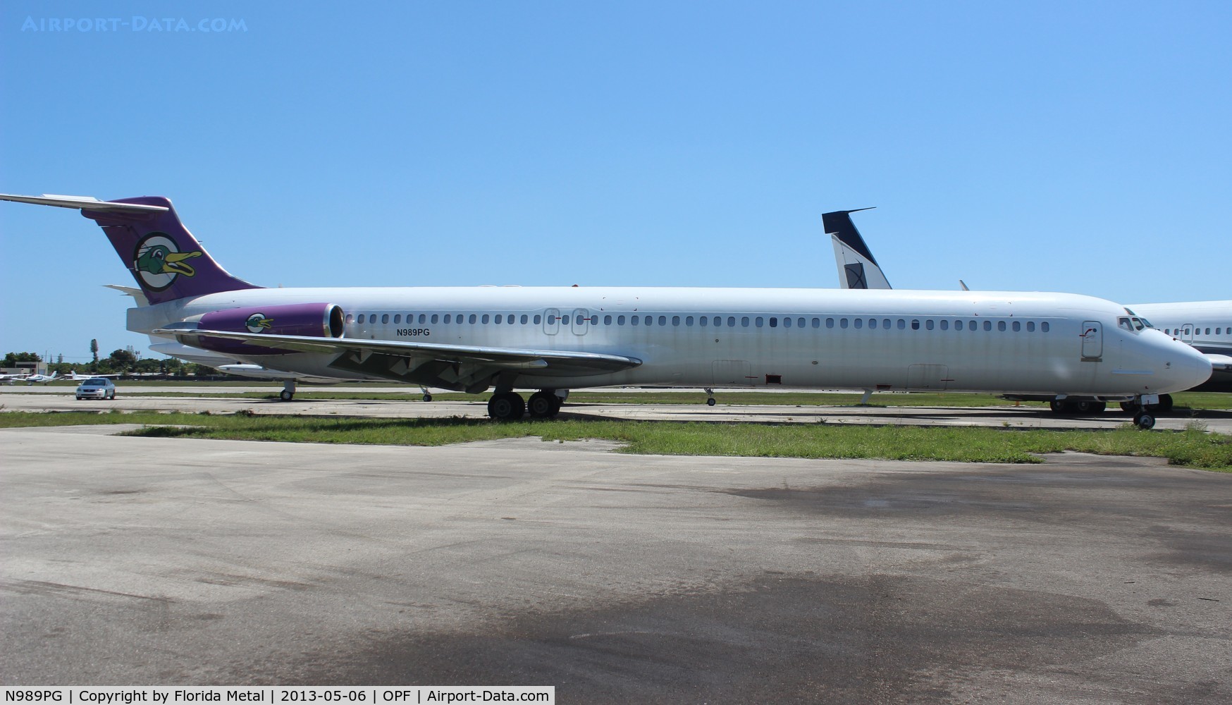 N989PG, 1989 McDonnell Douglas MD-83 (DC-9-83) C/N 49845, Pegasus Aviation but still in LEAL Lineas Aereas of Argentina colors