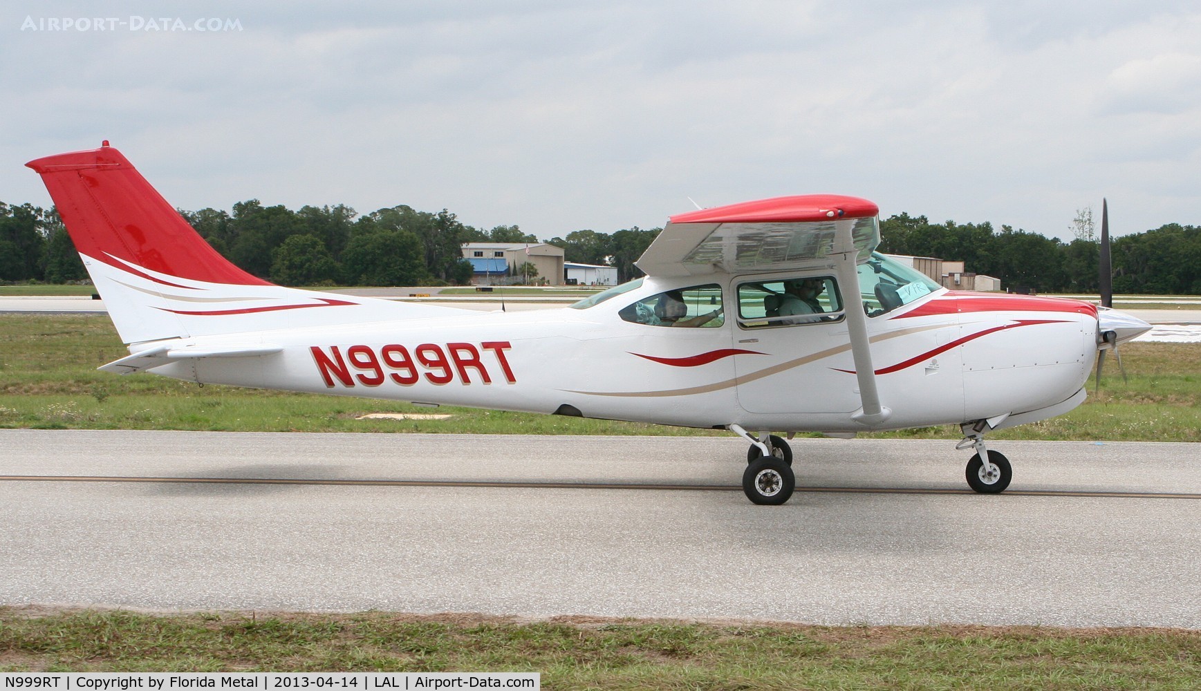 N999RT, 1979 Cessna R182 Skylane RG C/N R18201064, Cessna R182