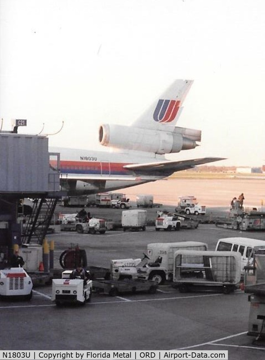 N1803U, 1971 McDonnell Douglas MD-10-10F C/N 46602, United DC-10-10 taken back in the late 1980s when I was around 13 yo