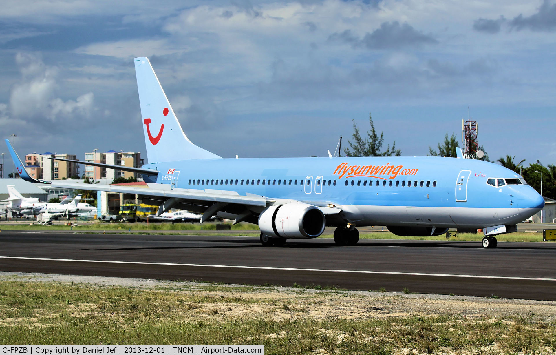 C-FPZB, 2007 Boeing 737-8K5 C/N 35131, C-FPZB