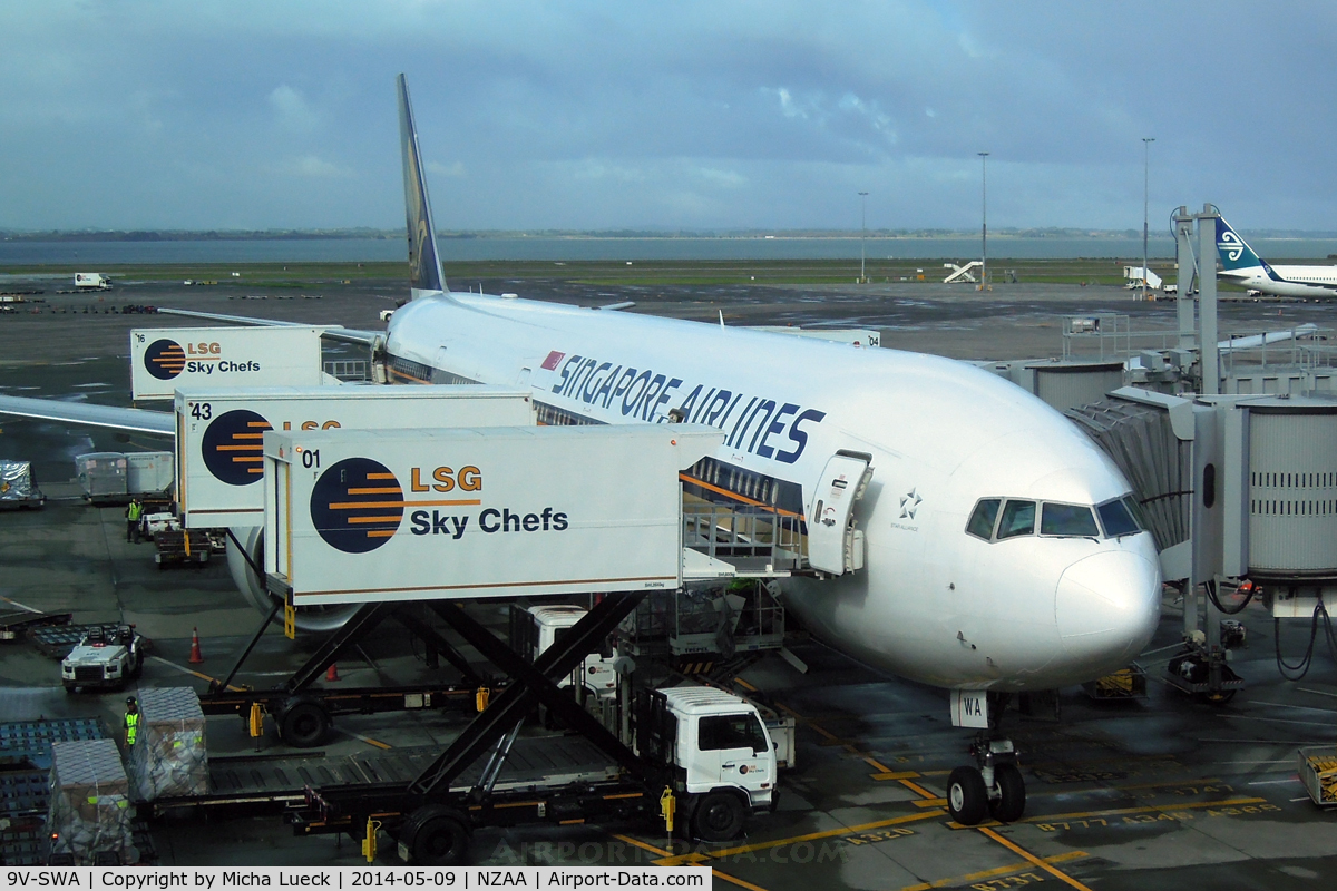 9V-SWA, 2006 Boeing 777-312/ER C/N 34568, At Auckland