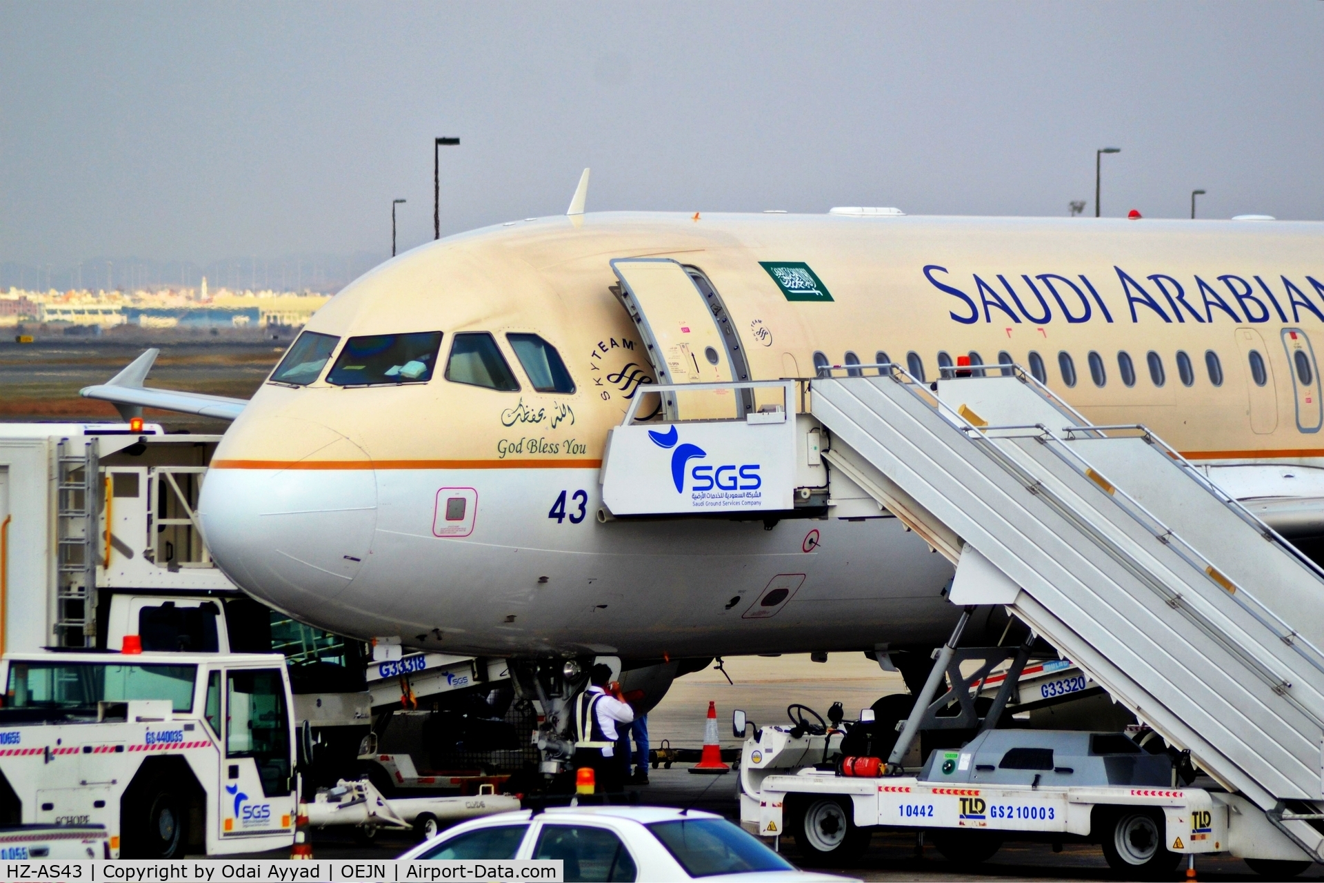 HZ-AS43, Airbus A320-214 C/N 4517, At Jeddah airport
