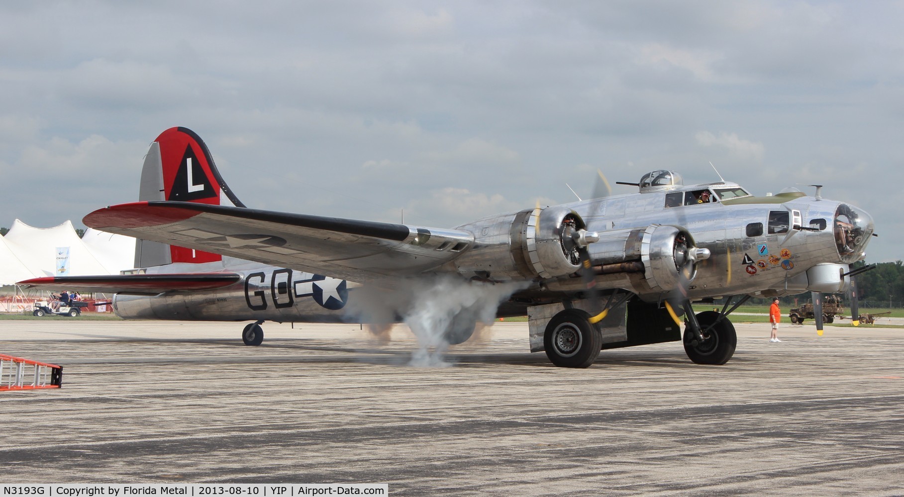 N3193G, 1944 Boeing B-17G Flying Fortress C/N 77255, Yankee Lady start up at Thunder Over Michigan