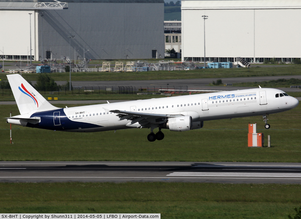 SX-BHT, 1997 Airbus A321-211 C/N 666, Landing rwy 14R